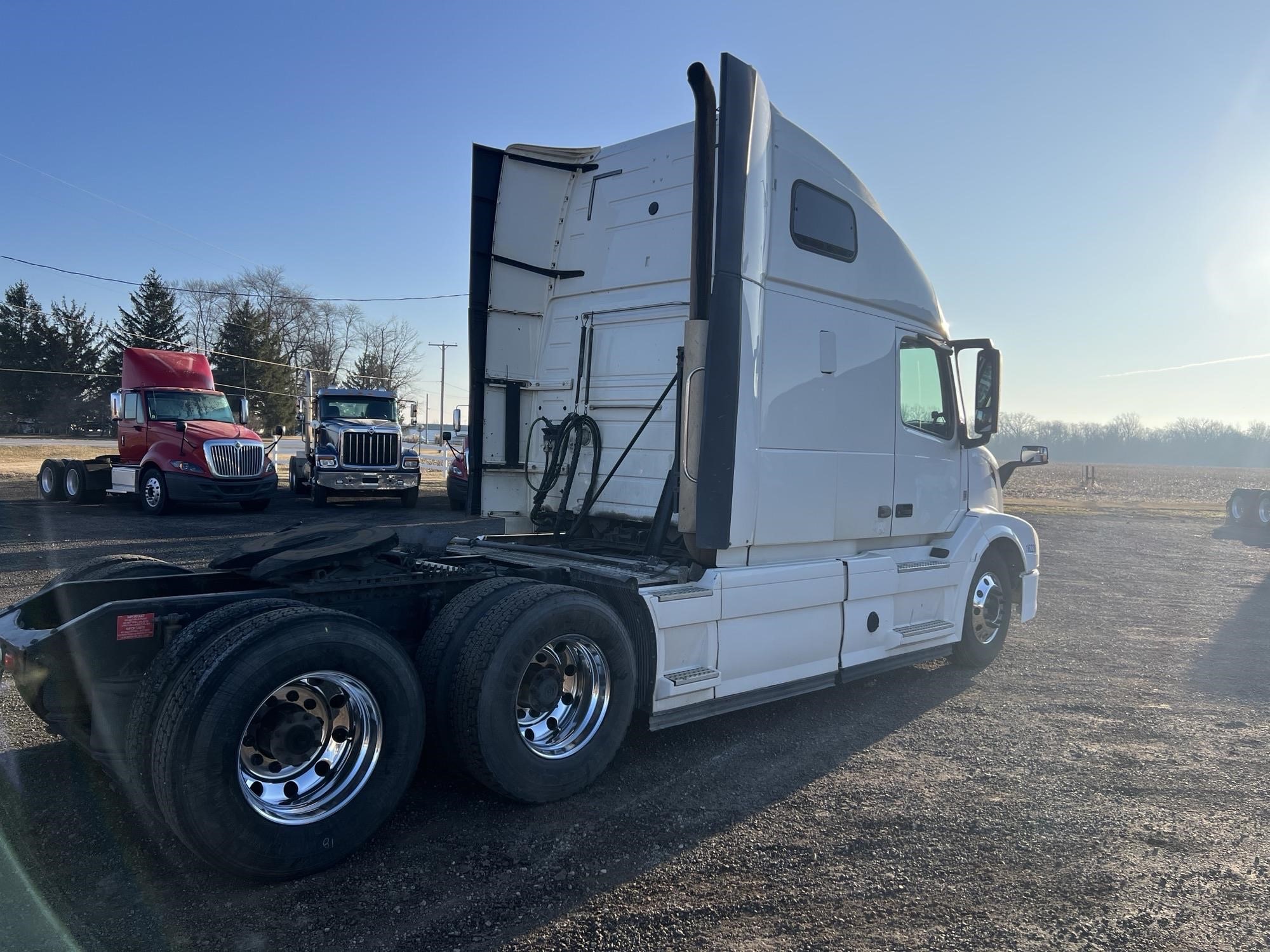 2016 VOLVO VNL64T630 - Selking International | Trucks, Service, and ...