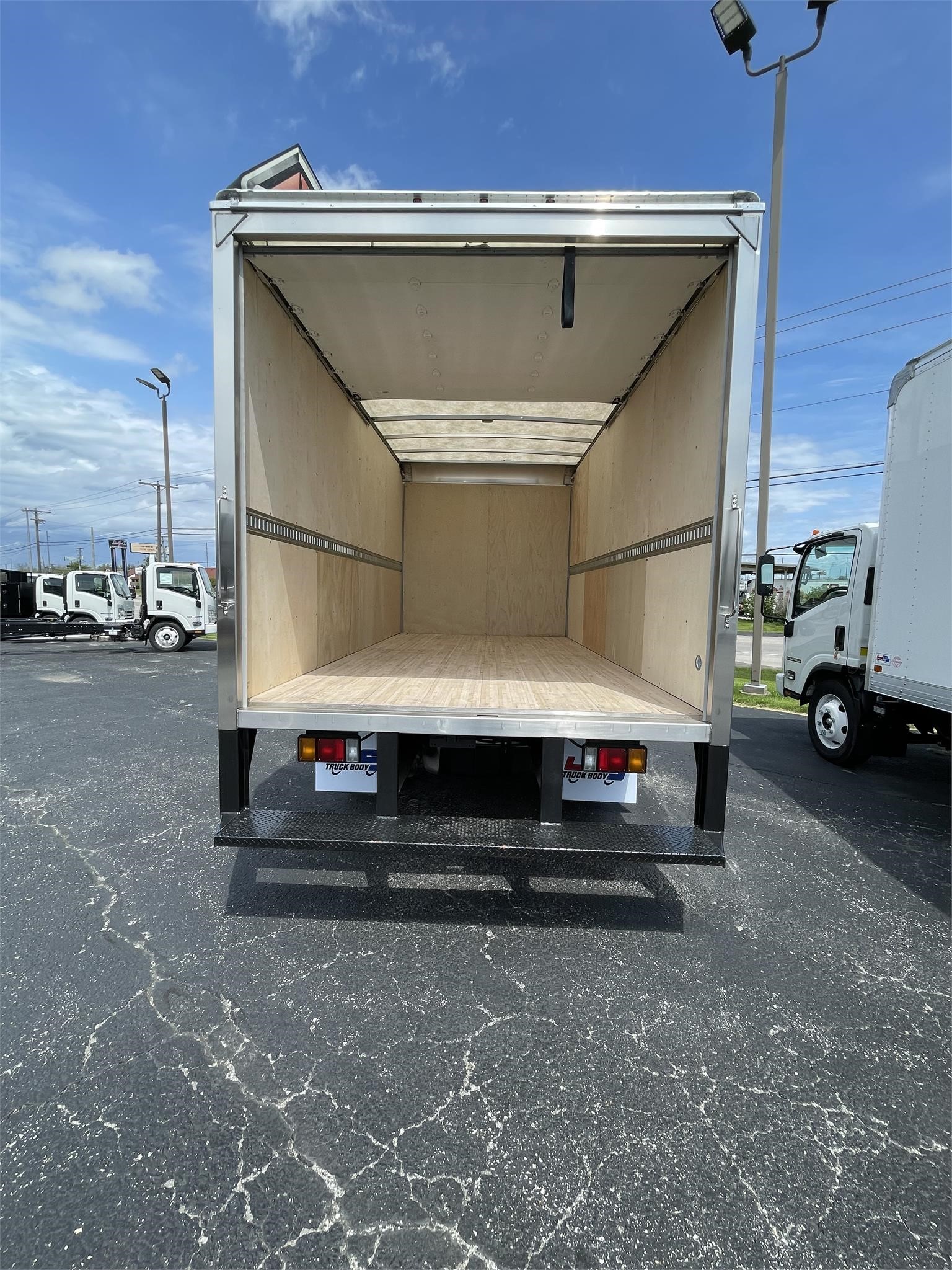 2024 ISUZU NPR HD - image 6 of 6