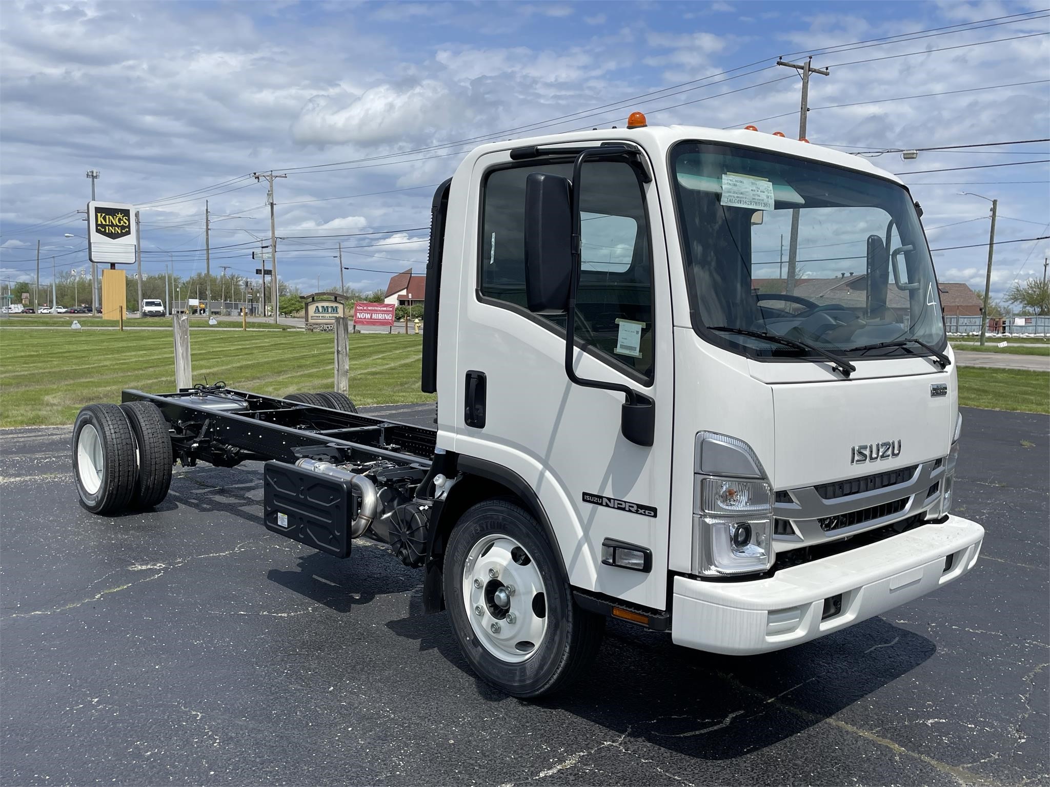 2024 ISUZU NPR XD - image 2 of 6