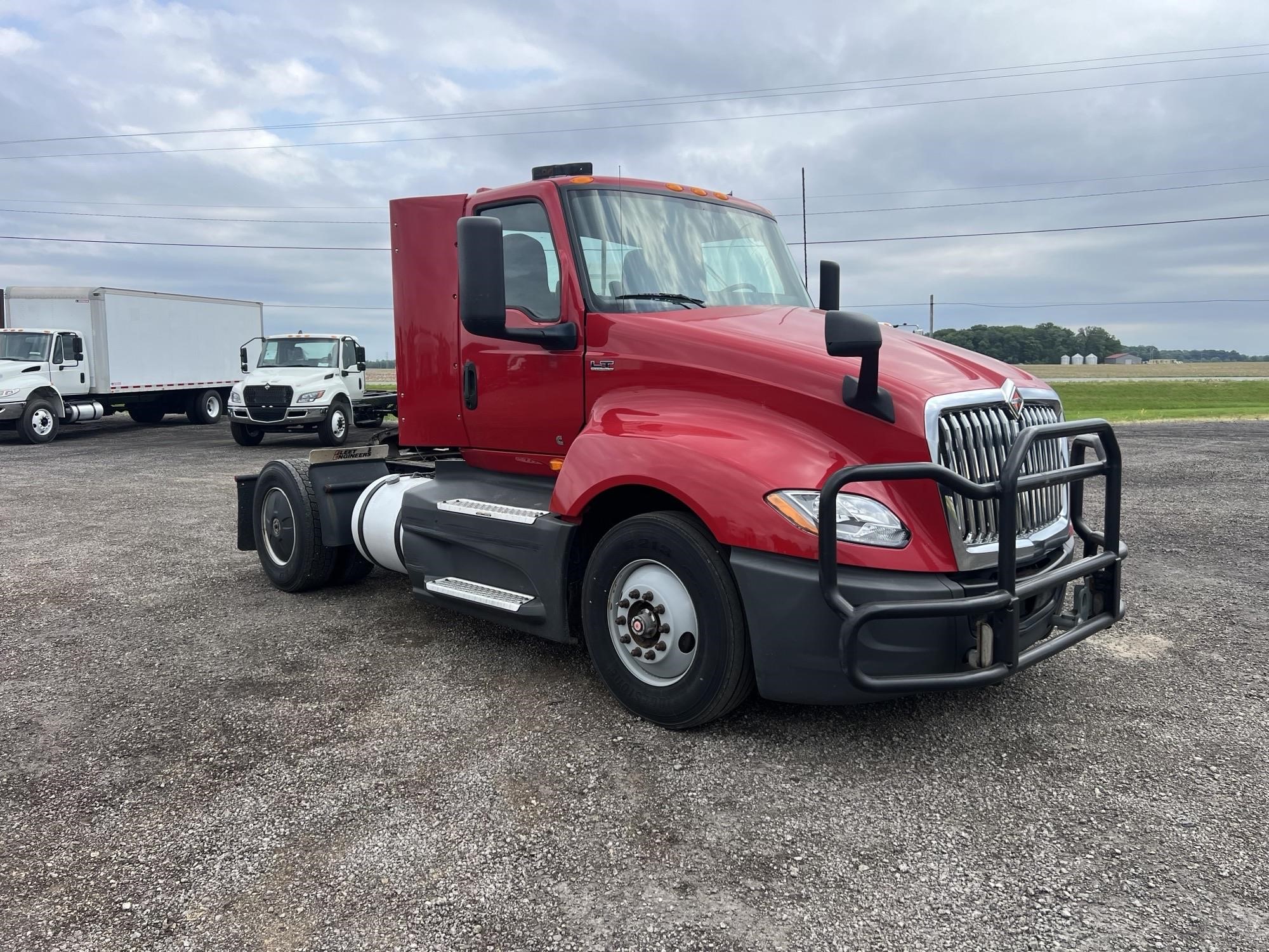 2019 INTERNATIONAL LT - image 1 of 6