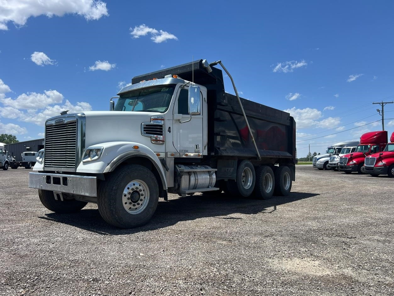 2016 FREIGHTLINER 122SD - image 1 of 6