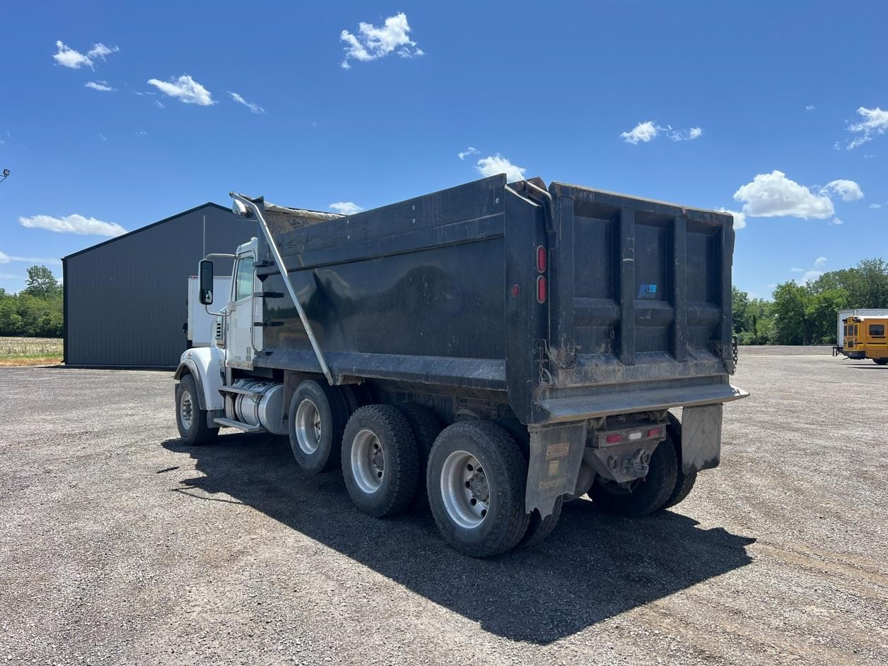 2016 FREIGHTLINER 122SD - image 3 of 6