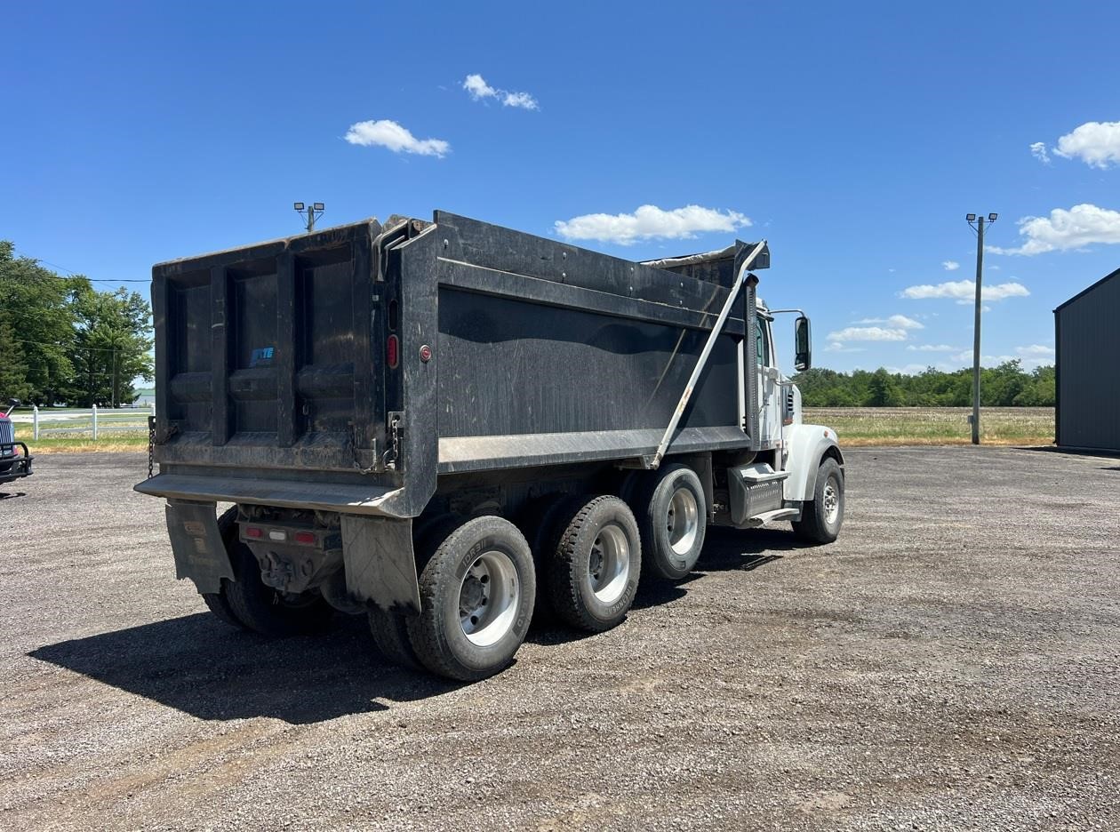 2016 FREIGHTLINER 122SD - image 4 of 6