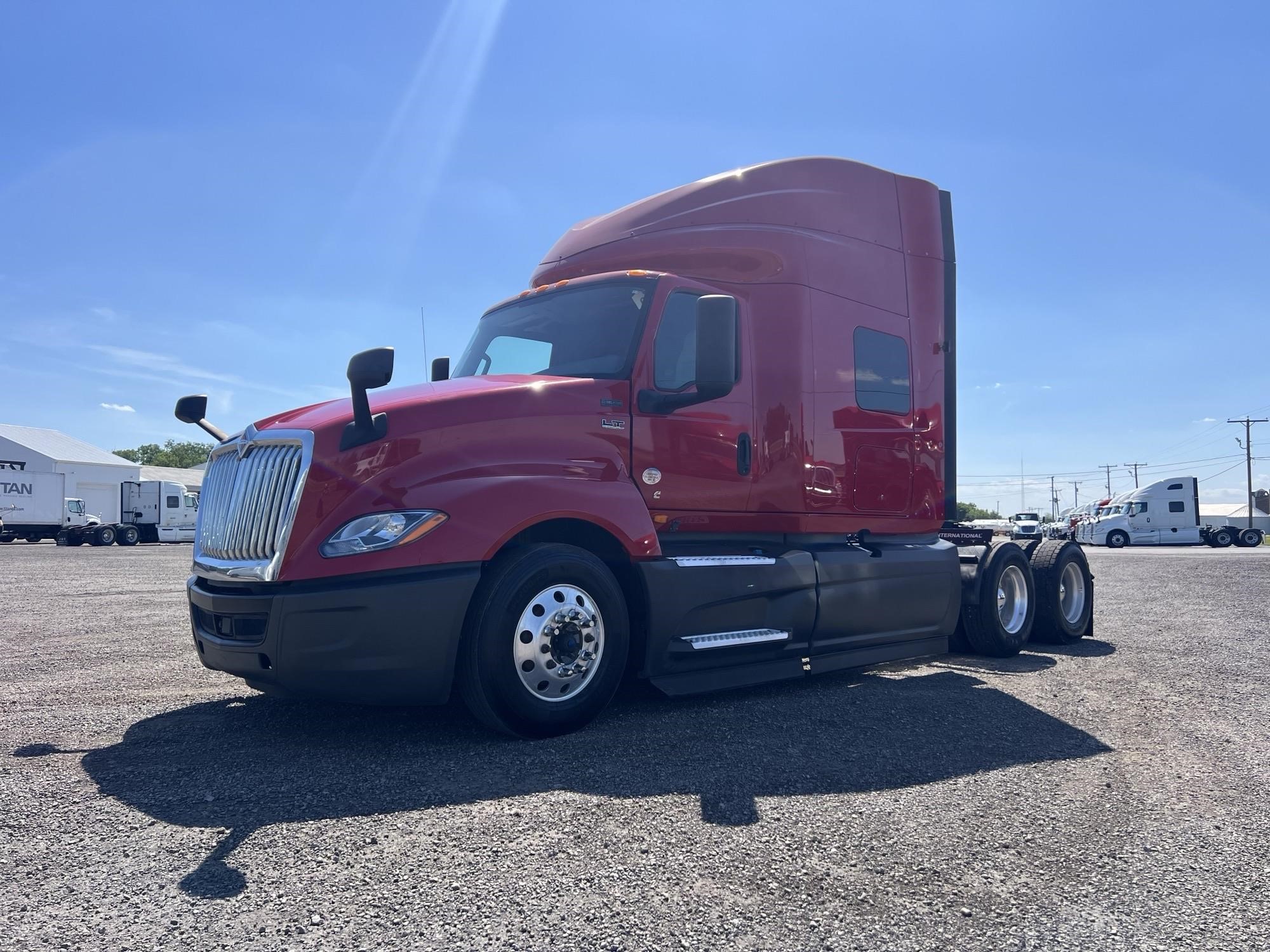 2019 INTERNATIONAL LT - image 1 of 6