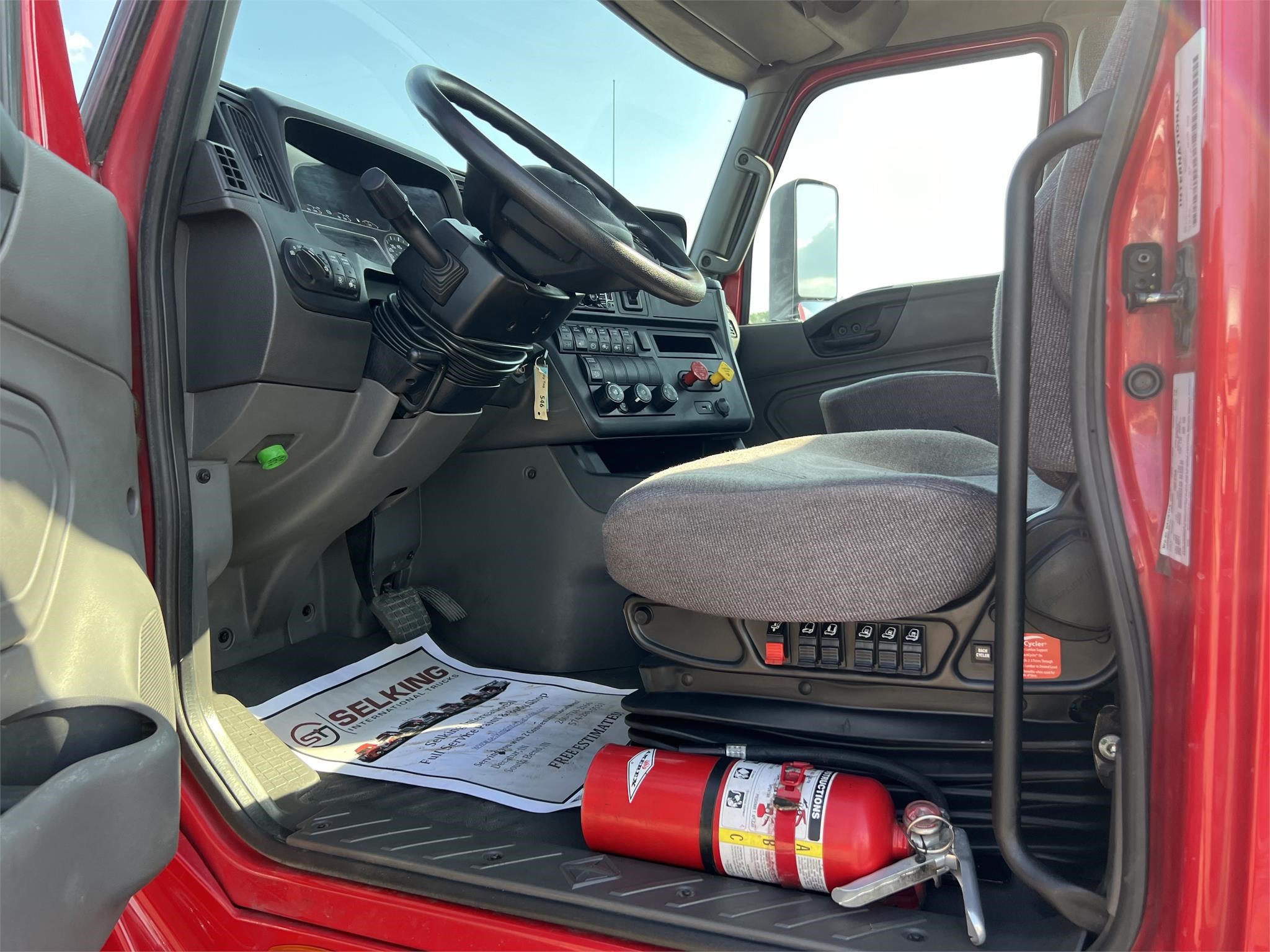 2019 INTERNATIONAL LT - image 6 of 6