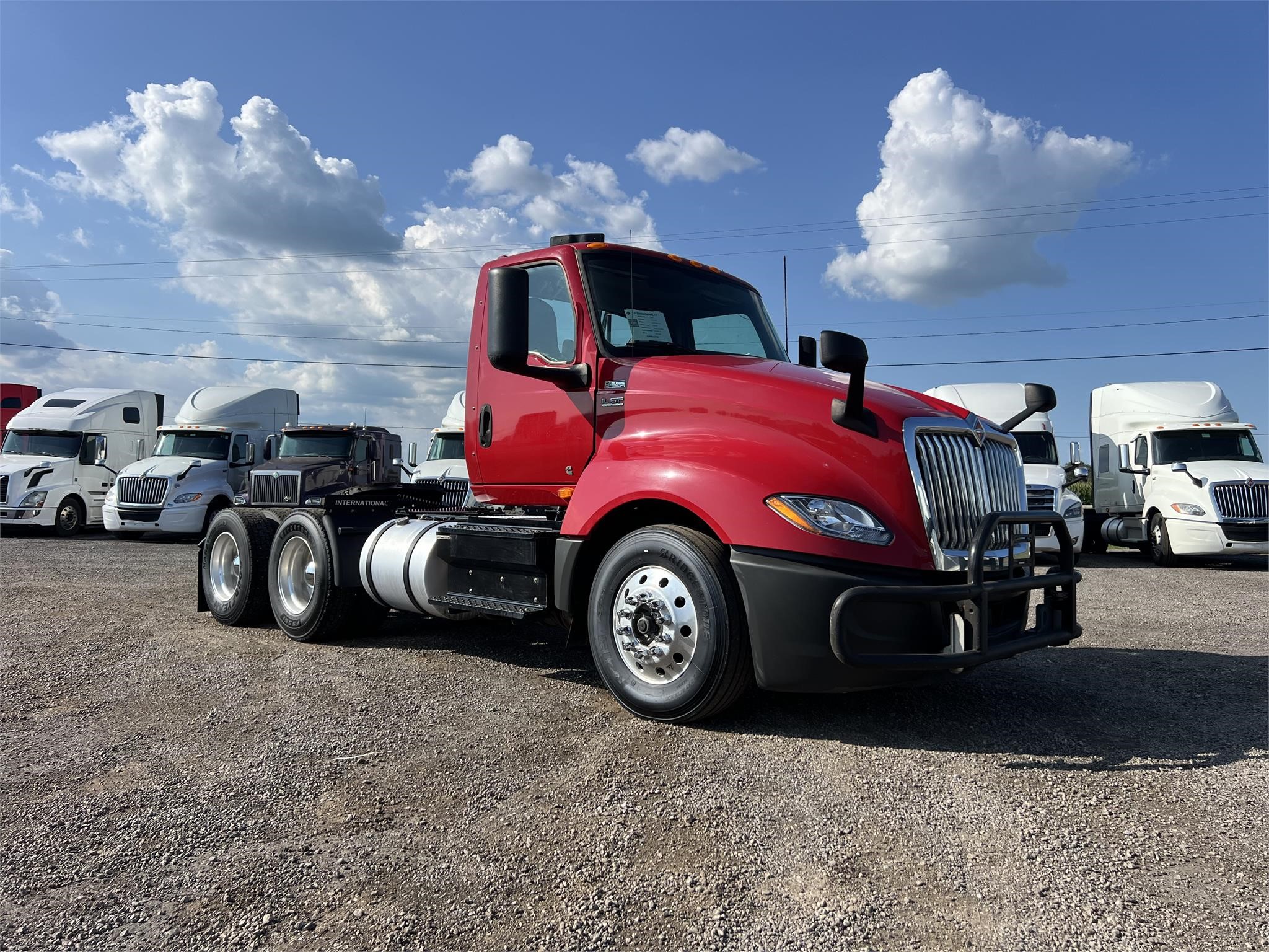 2019 INTERNATIONAL LT - image 1 of 6