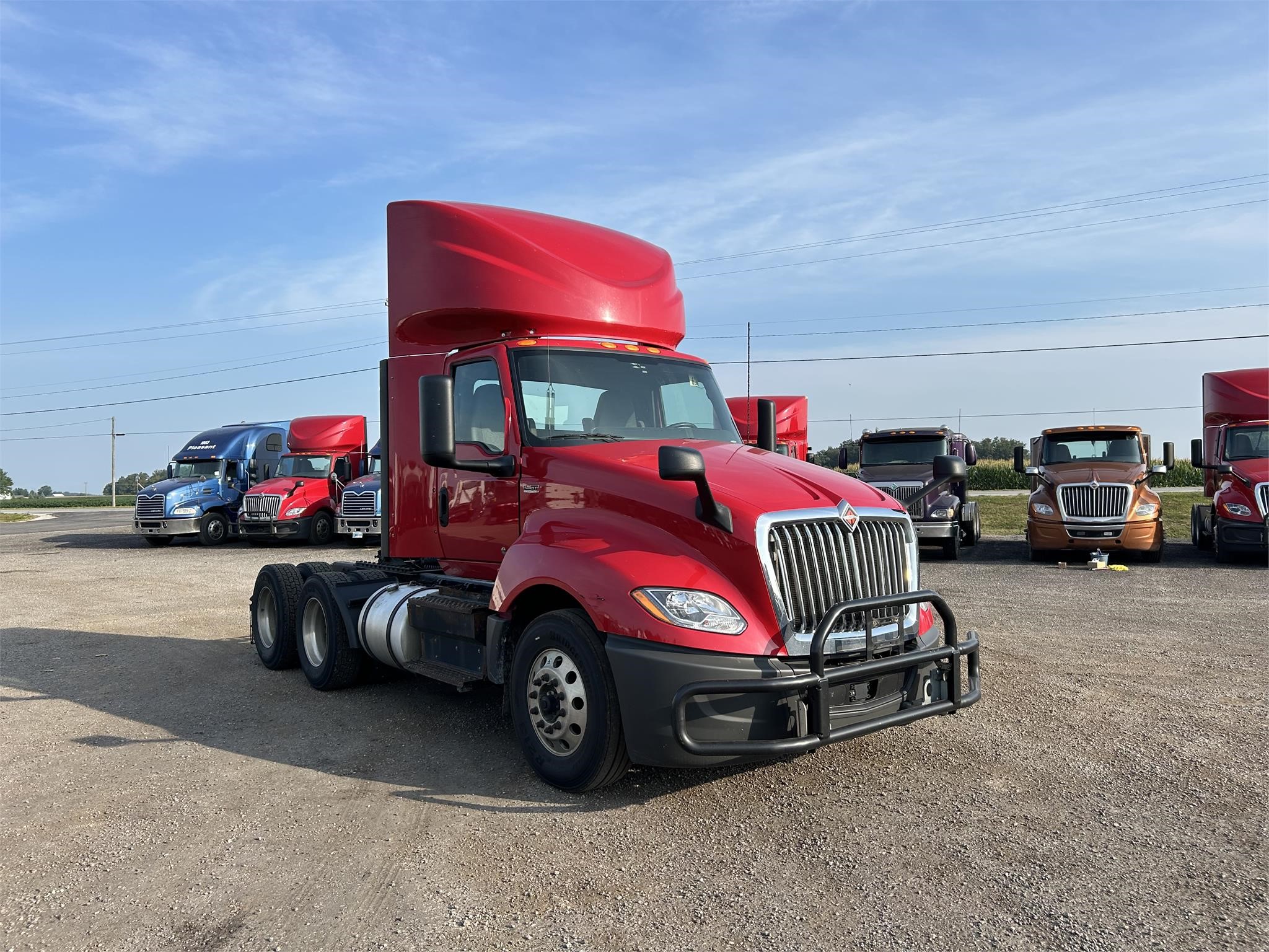 2019 INTERNATIONAL LT - image 1 of 6