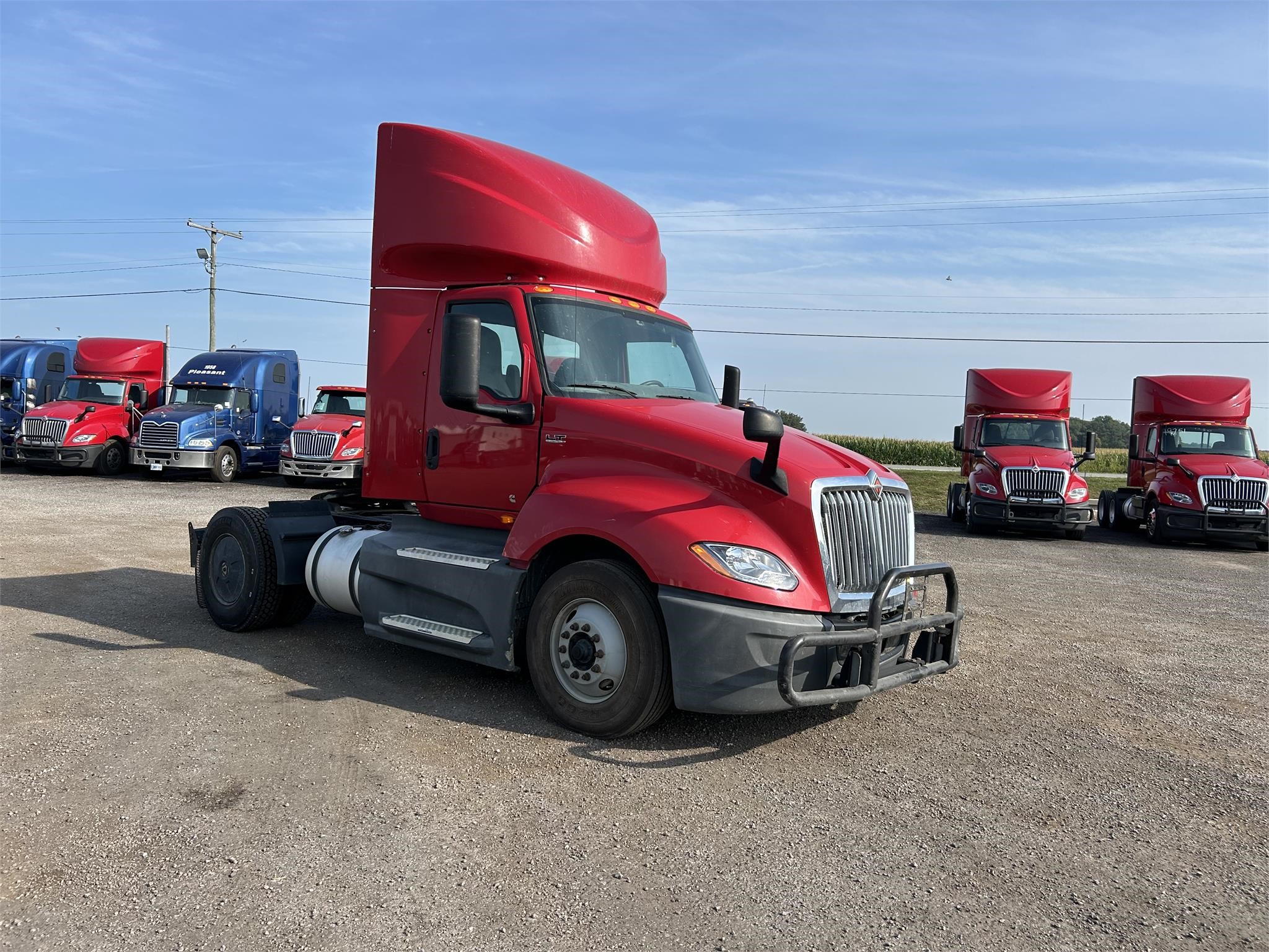 2019 INTERNATIONAL LT - image 1 of 6