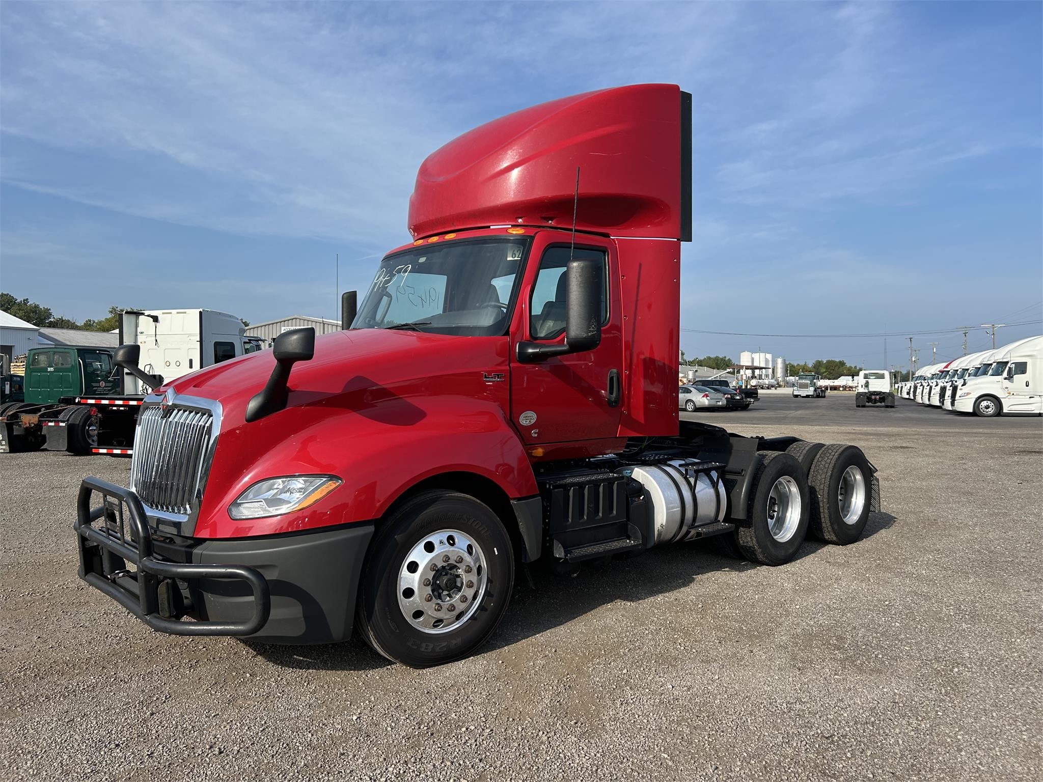 2019 INTERNATIONAL LT - image 1 of 6