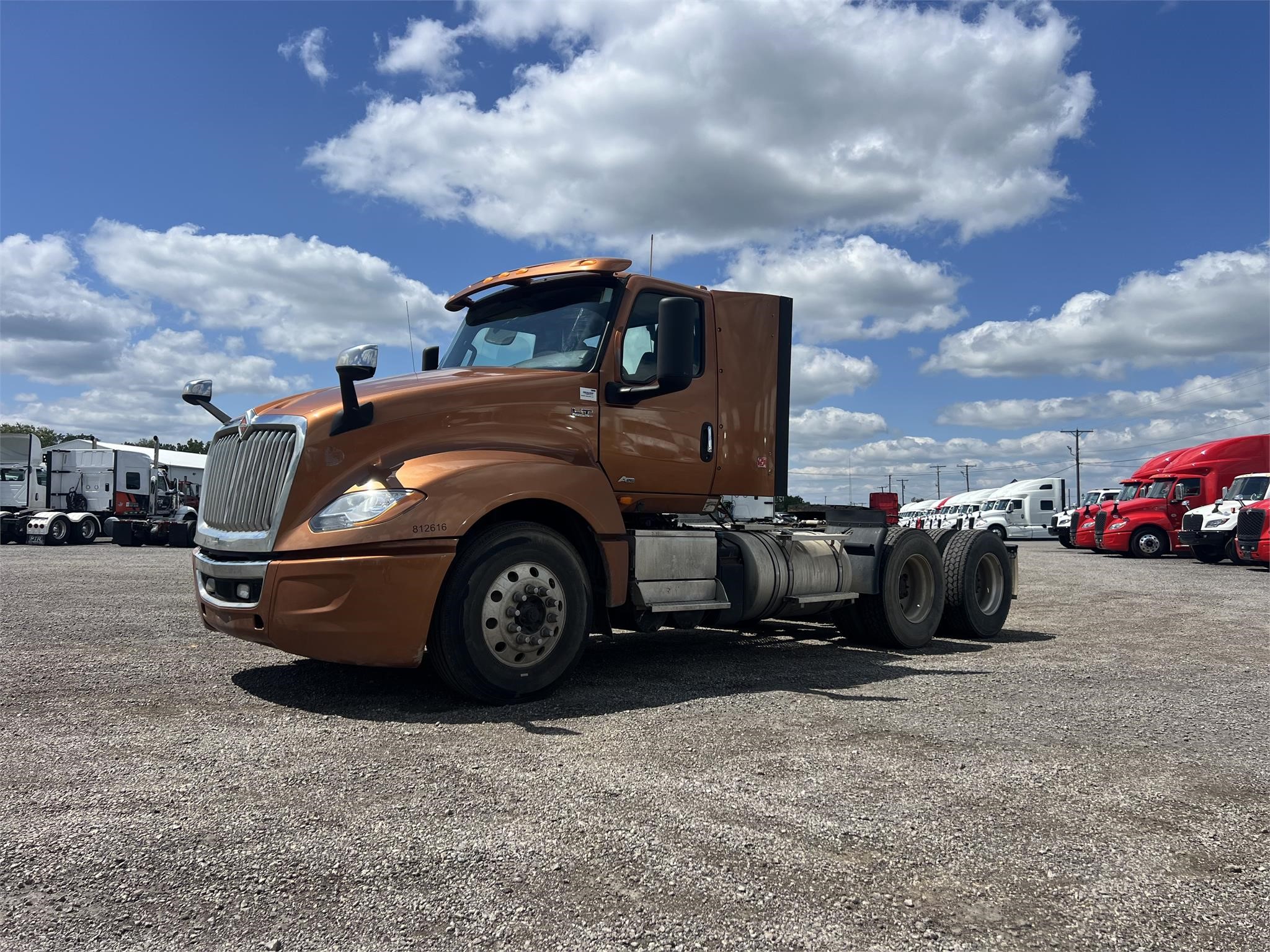 2019 INTERNATIONAL LT - image 1 of 6