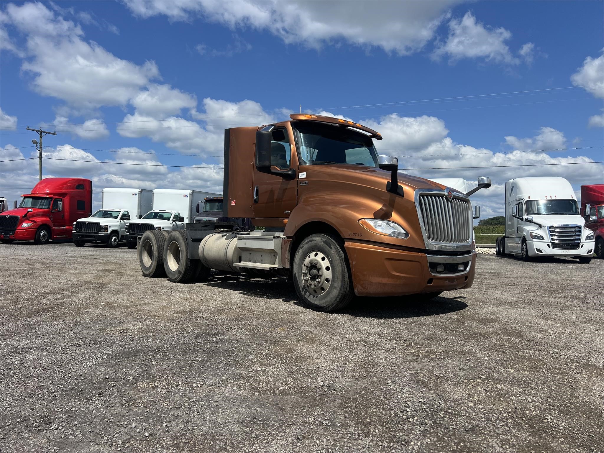 2019 INTERNATIONAL LT - image 3 of 6