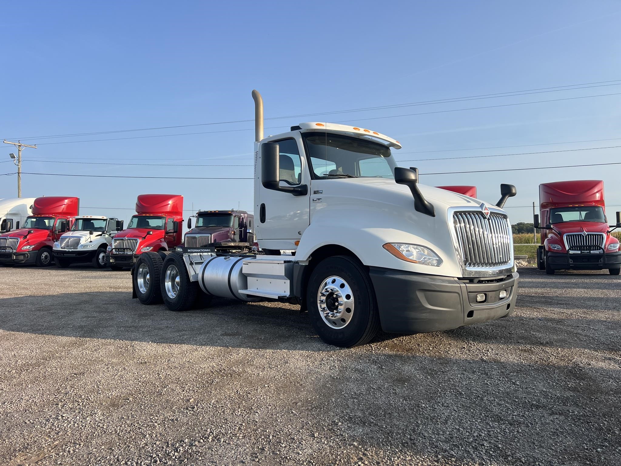 2019 INTERNATIONAL LT - image 1 of 6