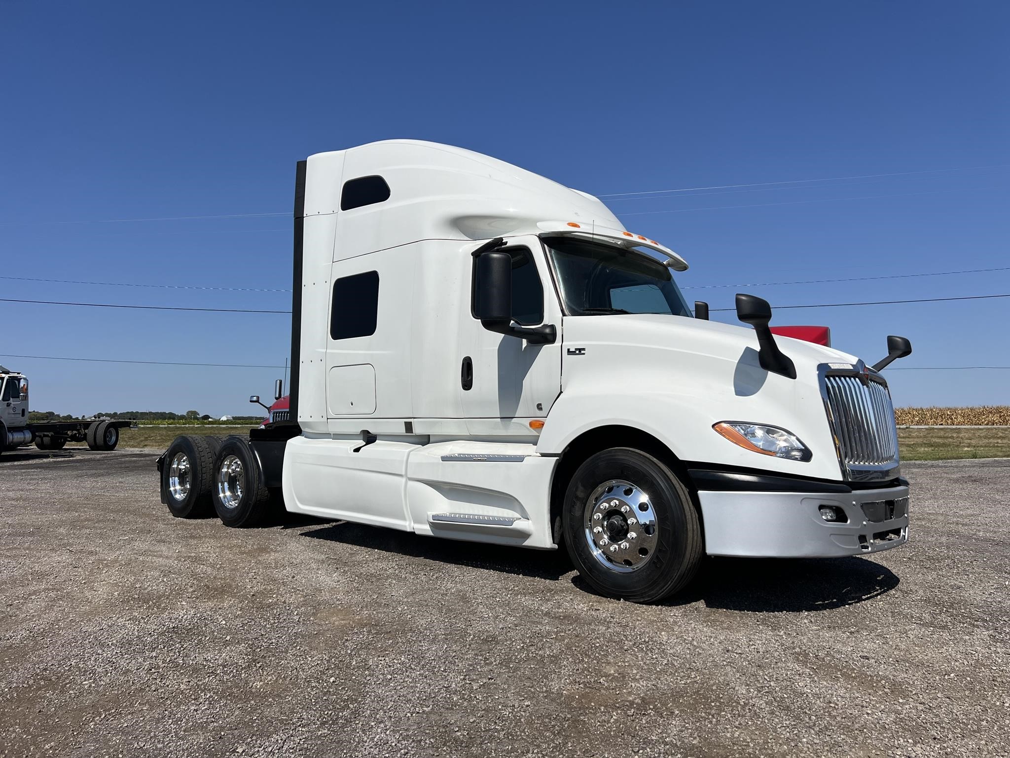 2019 INTERNATIONAL LT - image 1 of 6