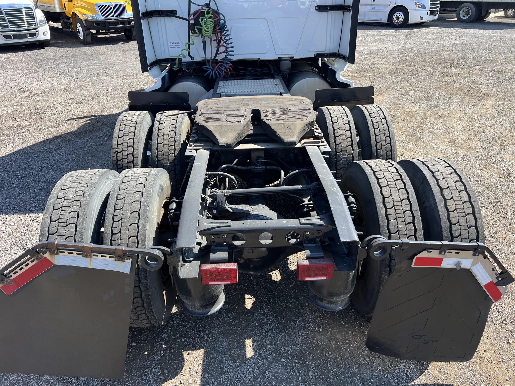 2019 INTERNATIONAL LT - image 5 of 6