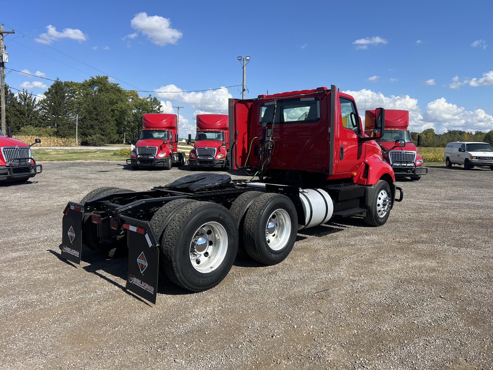 2019 INTERNATIONAL LT - image 3 of 6