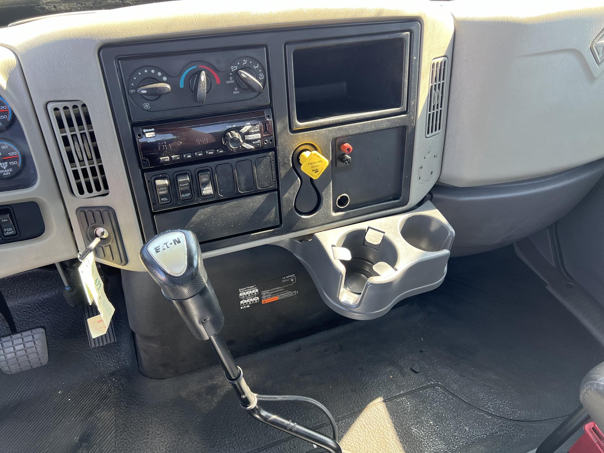 2018 INTERNATIONAL DURASTAR 4400 - image 5 of 6