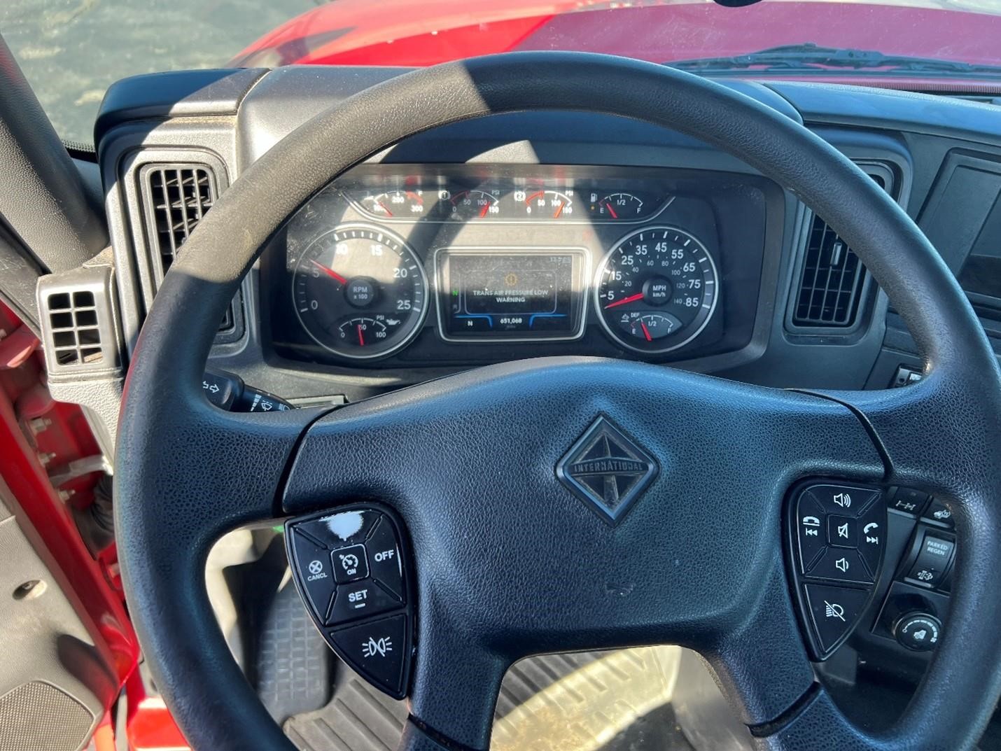 2019 INTERNATIONAL LT - image 6 of 6