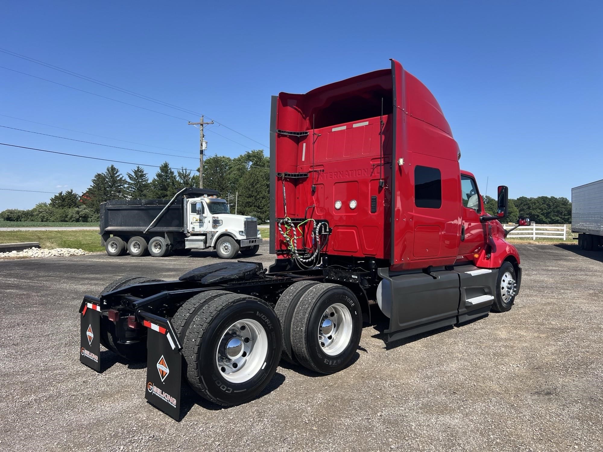 2019 INTERNATIONAL LT - image 4 of 6