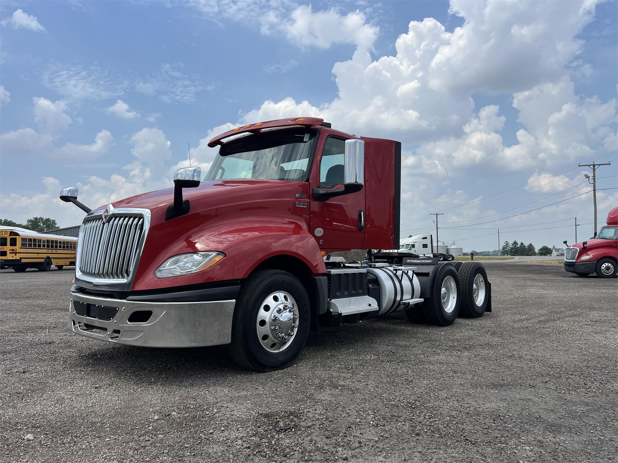 2019 INTERNATIONAL LT - image 1 of 6