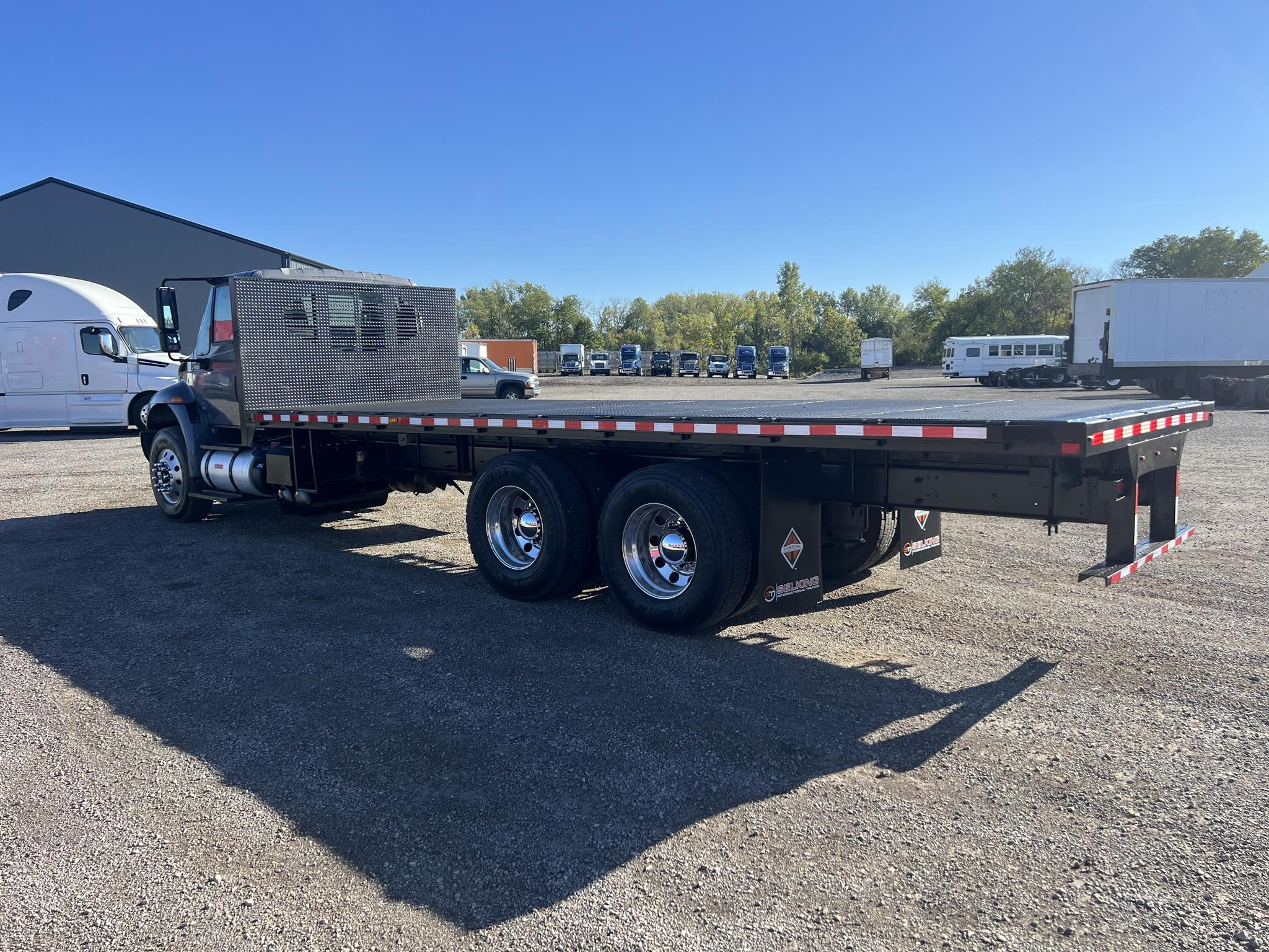 2018 INTERNATIONAL DURASTAR 4400 - image 4 of 6