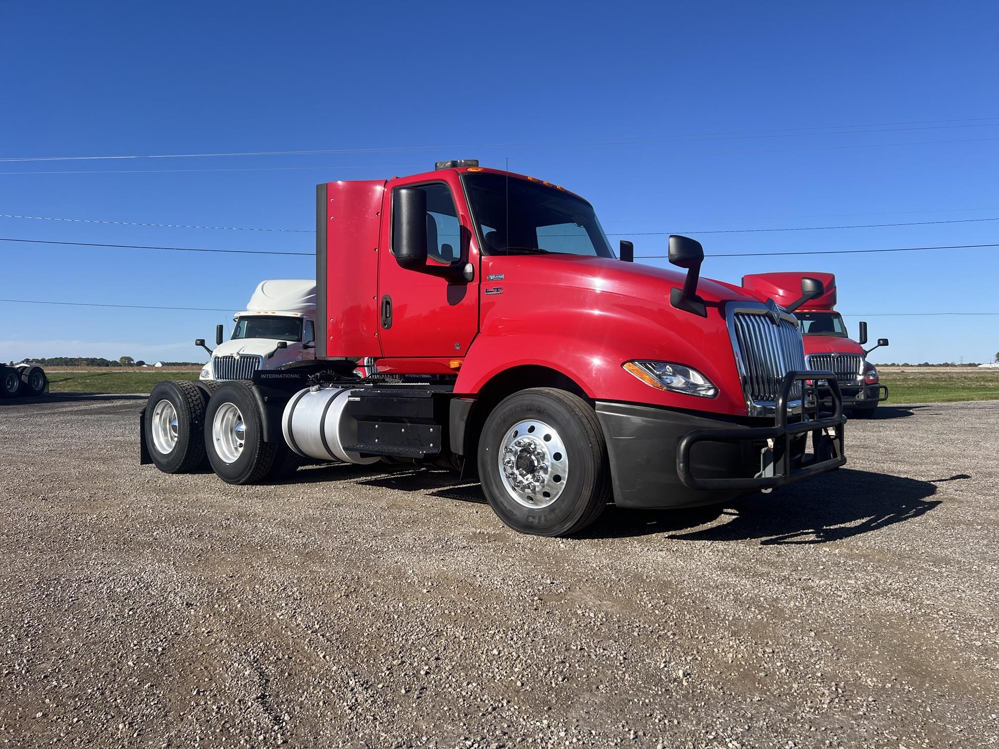 2019 INTERNATIONAL LT - image 1 of 6