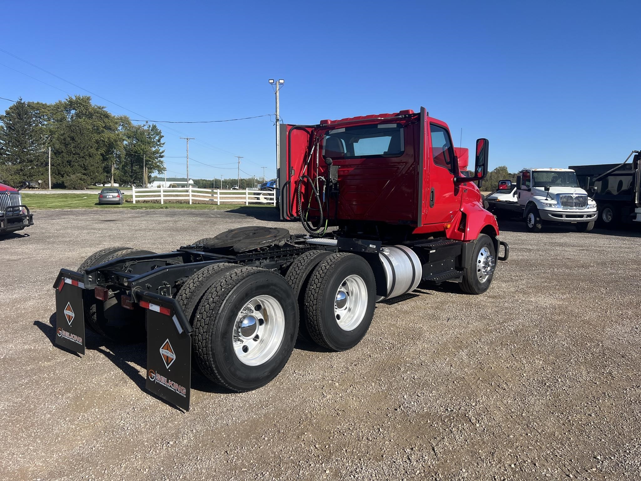 2019 INTERNATIONAL LT - image 3 of 6