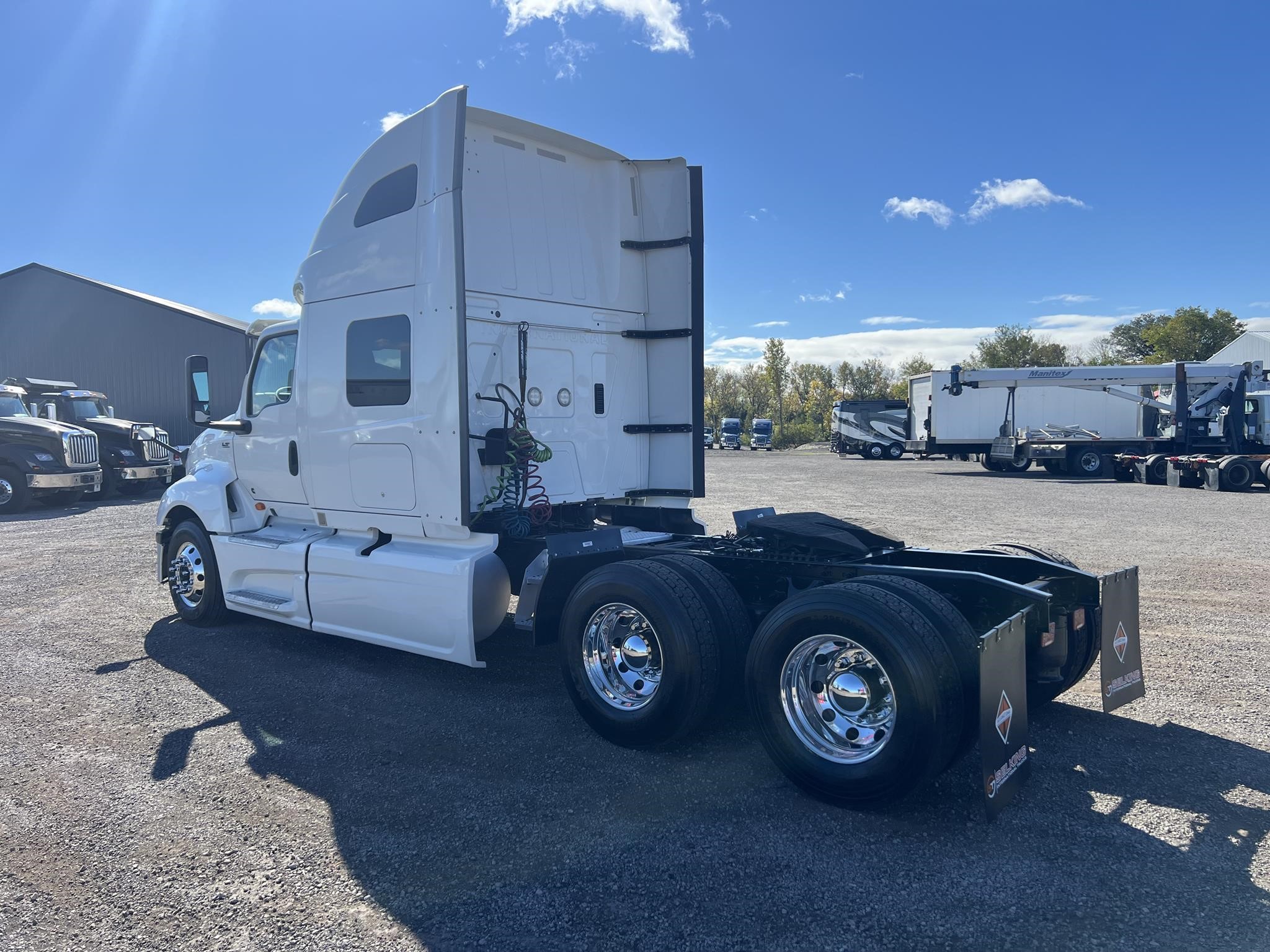 2019 INTERNATIONAL LT - image 4 of 6