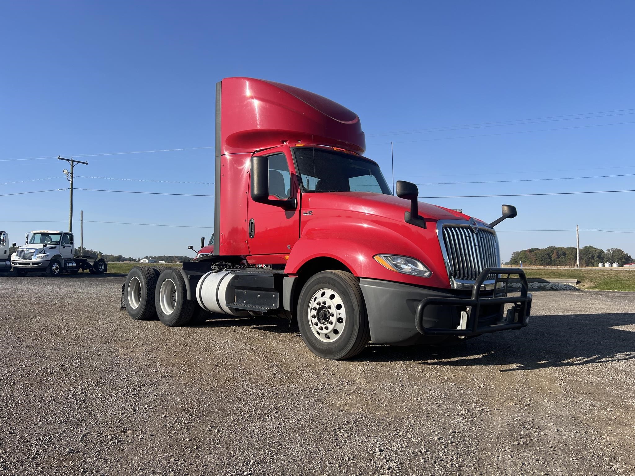 2019 INTERNATIONAL LT - image 1 of 6