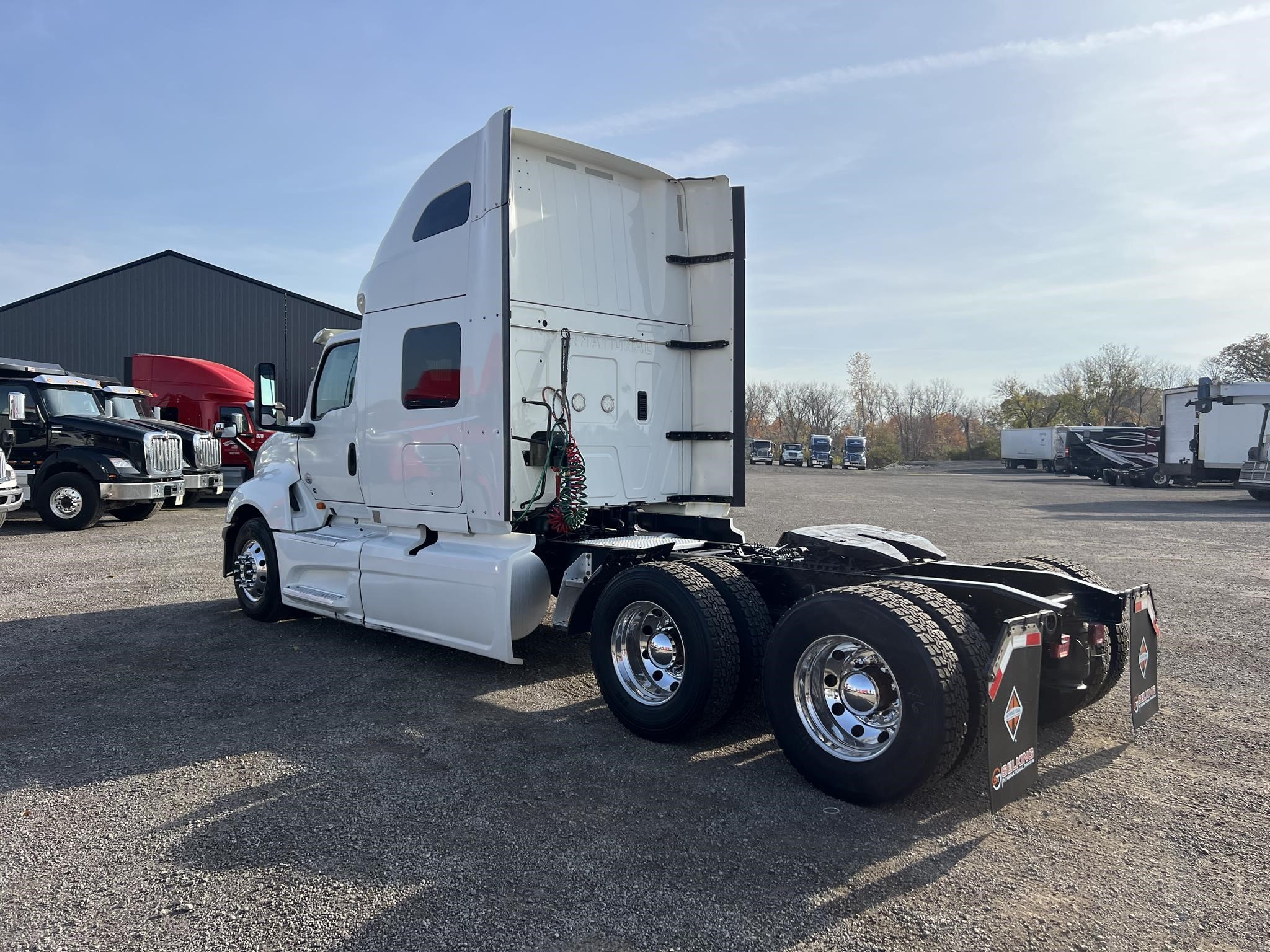 2019 INTERNATIONAL LT - image 3 of 6