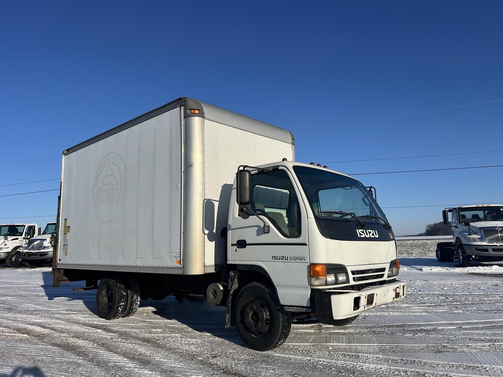 2002 ISUZU NPR - image 1 of 6