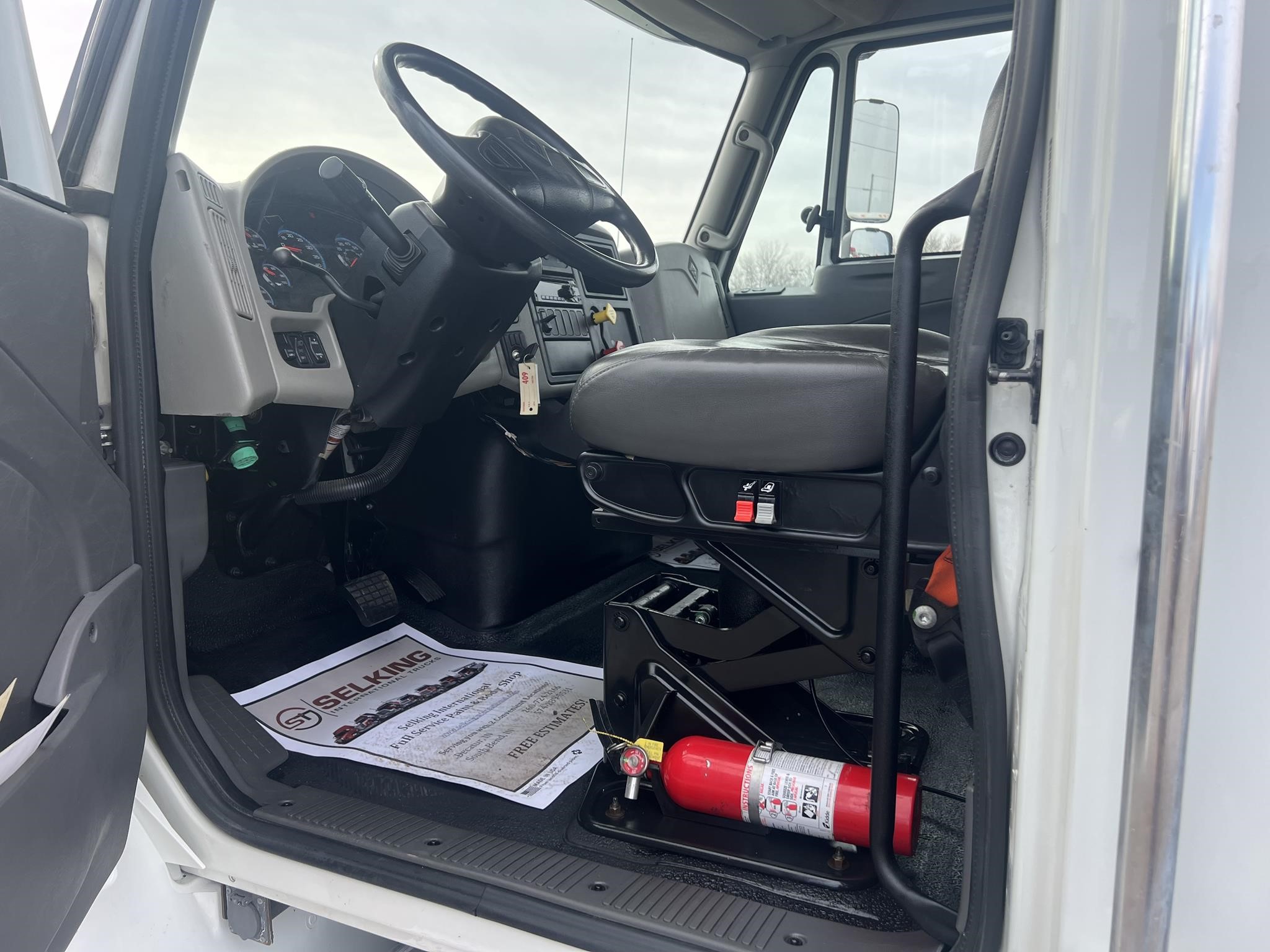 2019 INTERNATIONAL DURASTAR 4400 - image 6 of 6