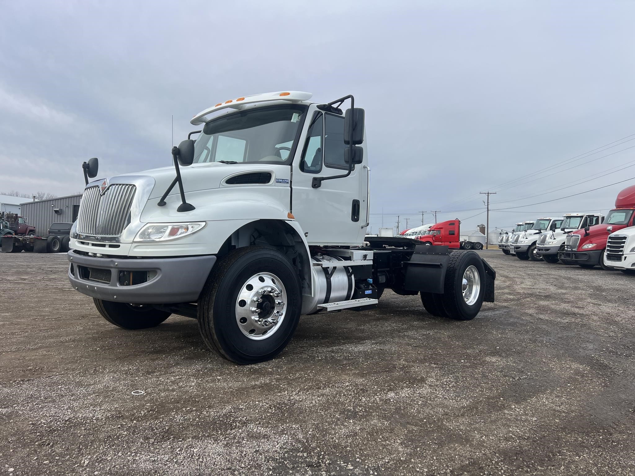 2019 INTERNATIONAL DURASTAR 4400 - image 1 of 6