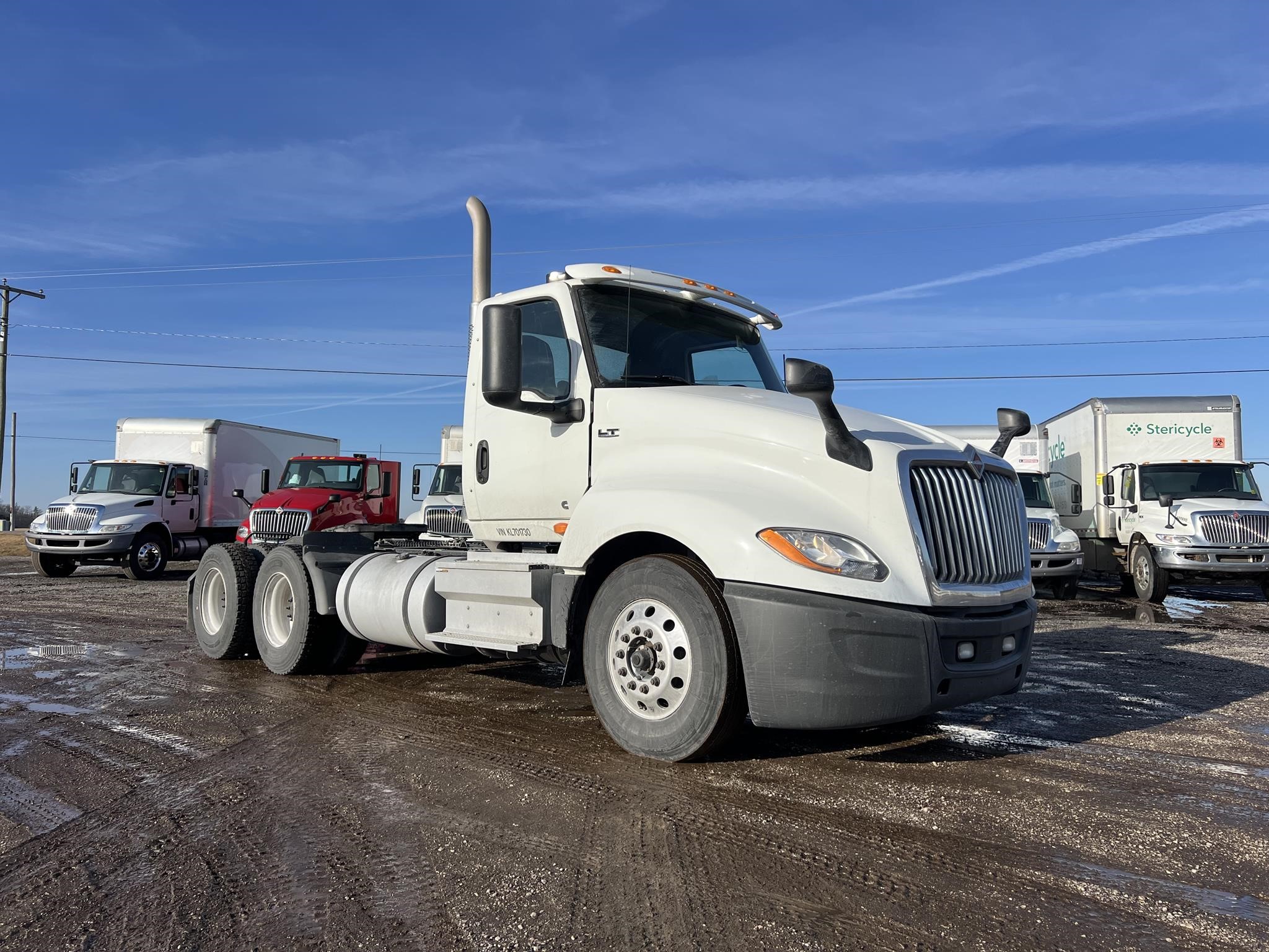 2019 INTERNATIONAL LT - image 2 of 6