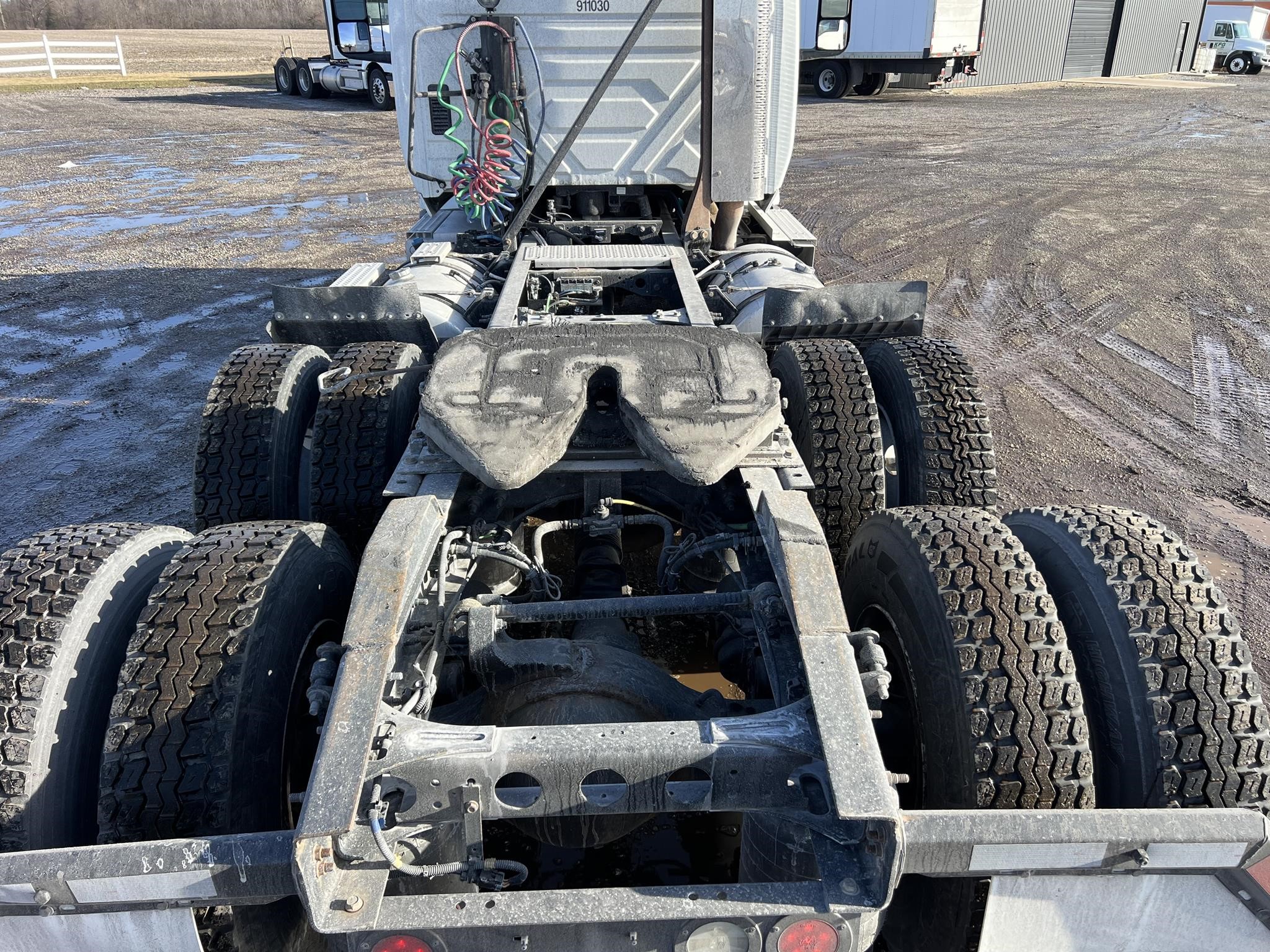 2019 INTERNATIONAL LT - image 5 of 6