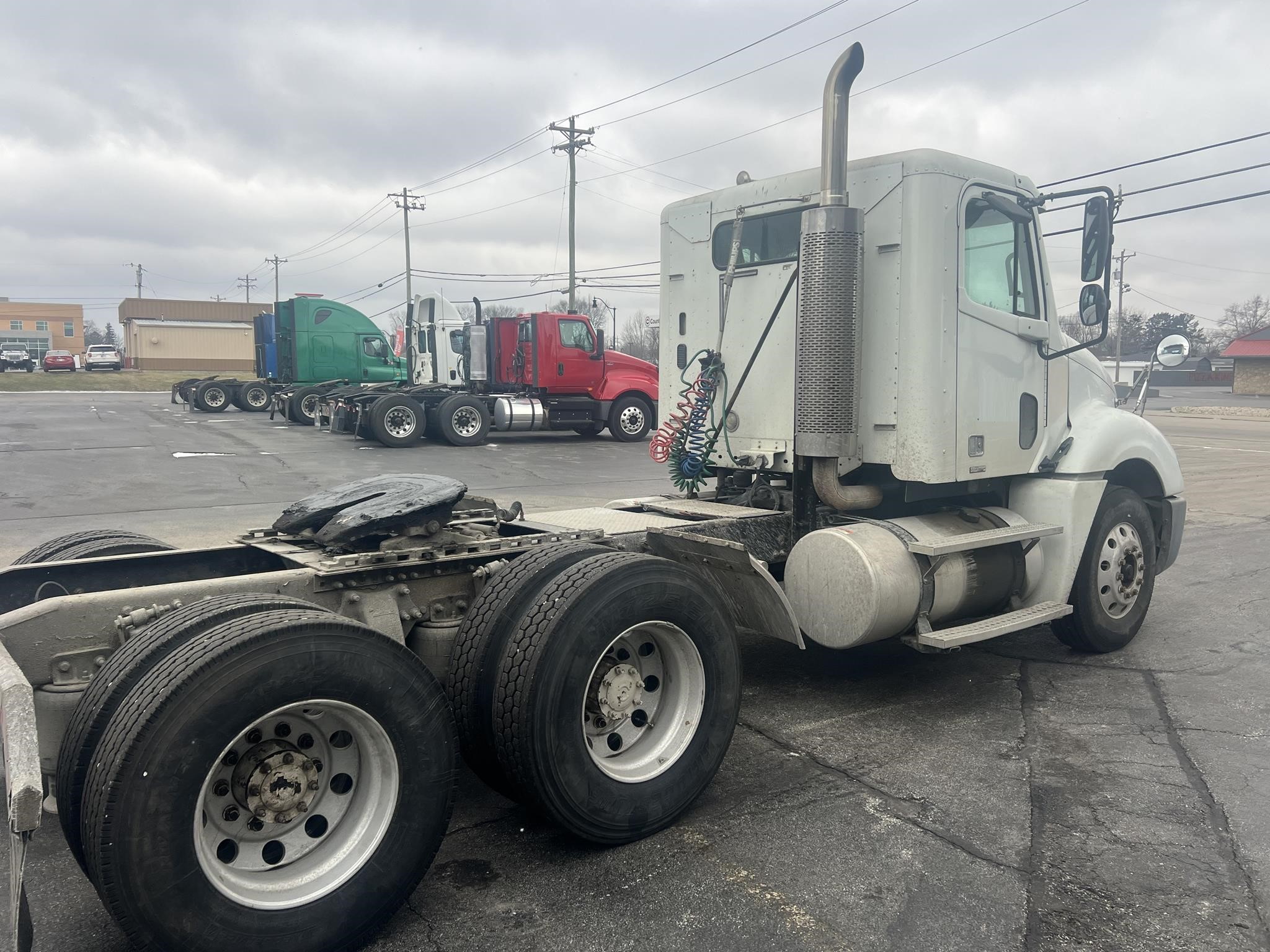 2004 FREIGHTLINER COLUMBIA 120 - image 3 of 6