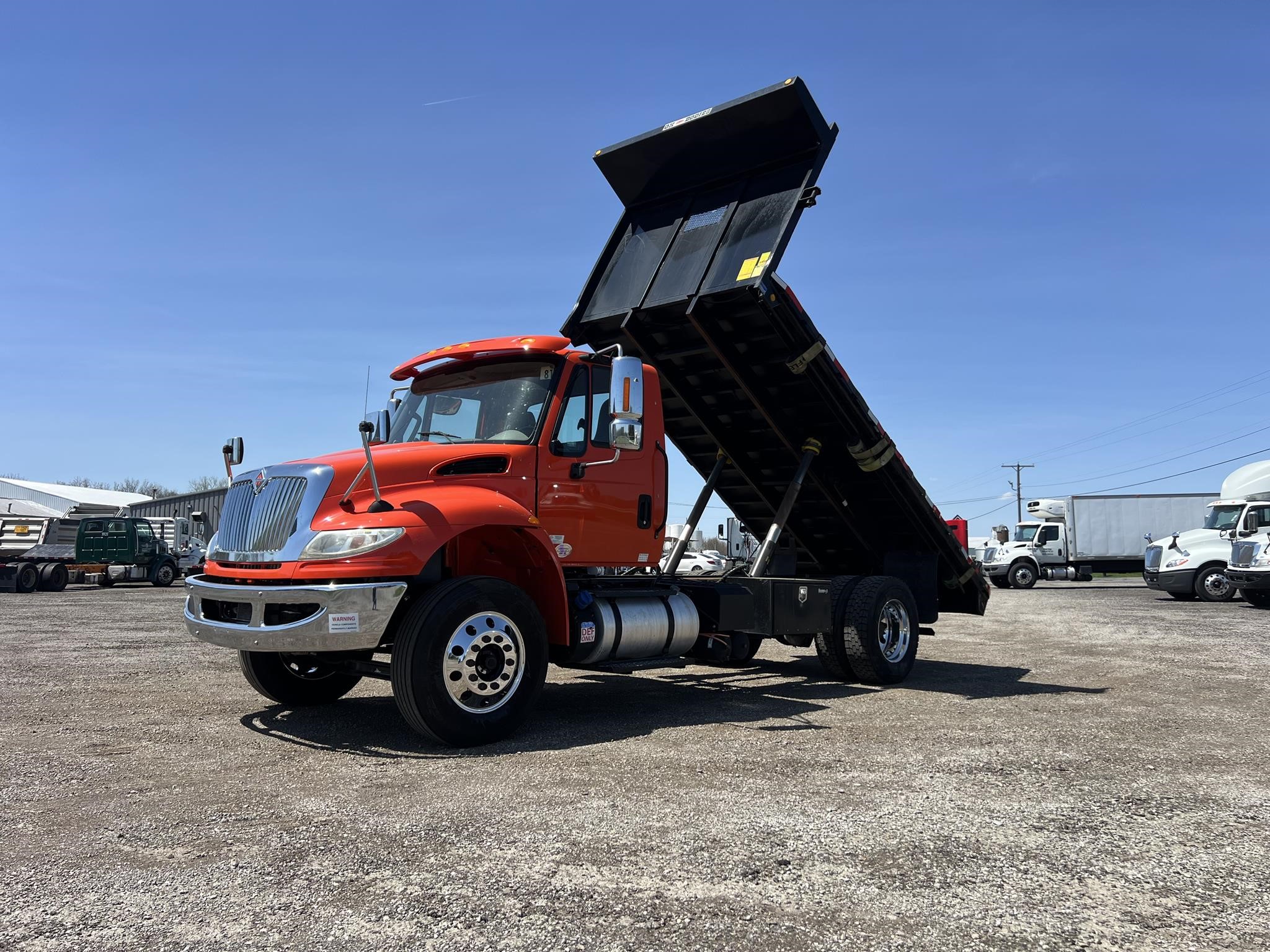 2017 INTERNATIONAL DURASTAR 4300 - image 1 of 6