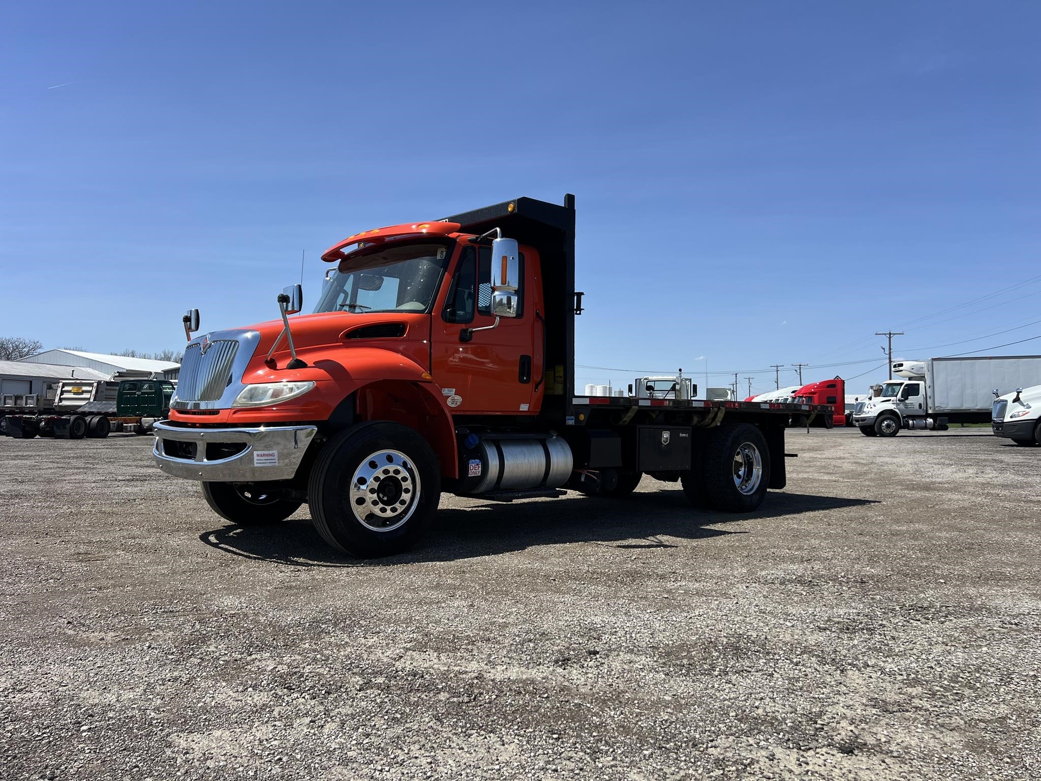 2017 INTERNATIONAL DURASTAR 4300 - image 3 of 6