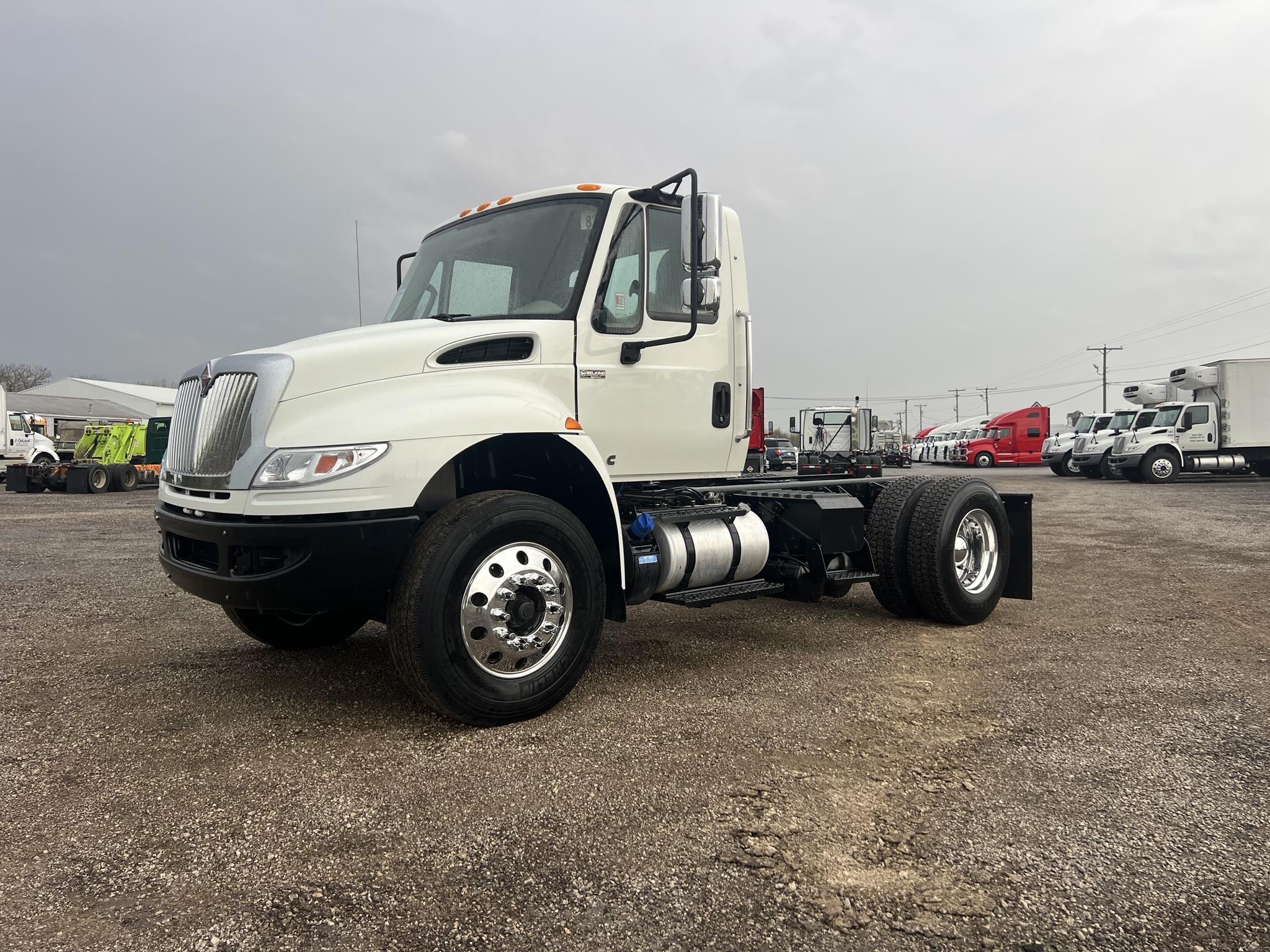 2019 INTERNATIONAL DURASTAR 4400 - image 1 of 6