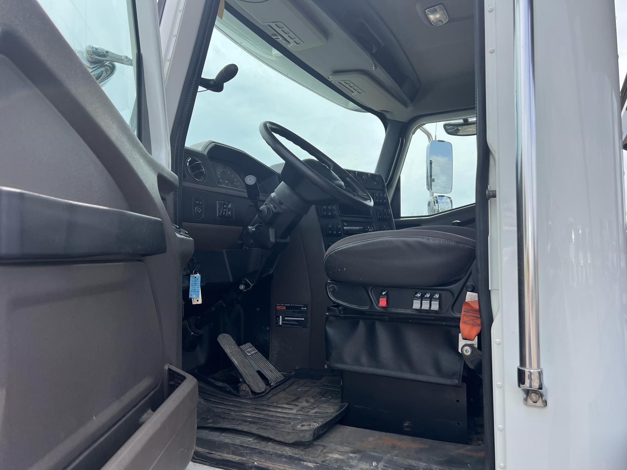 2018 INTERNATIONAL HX - image 6 of 6