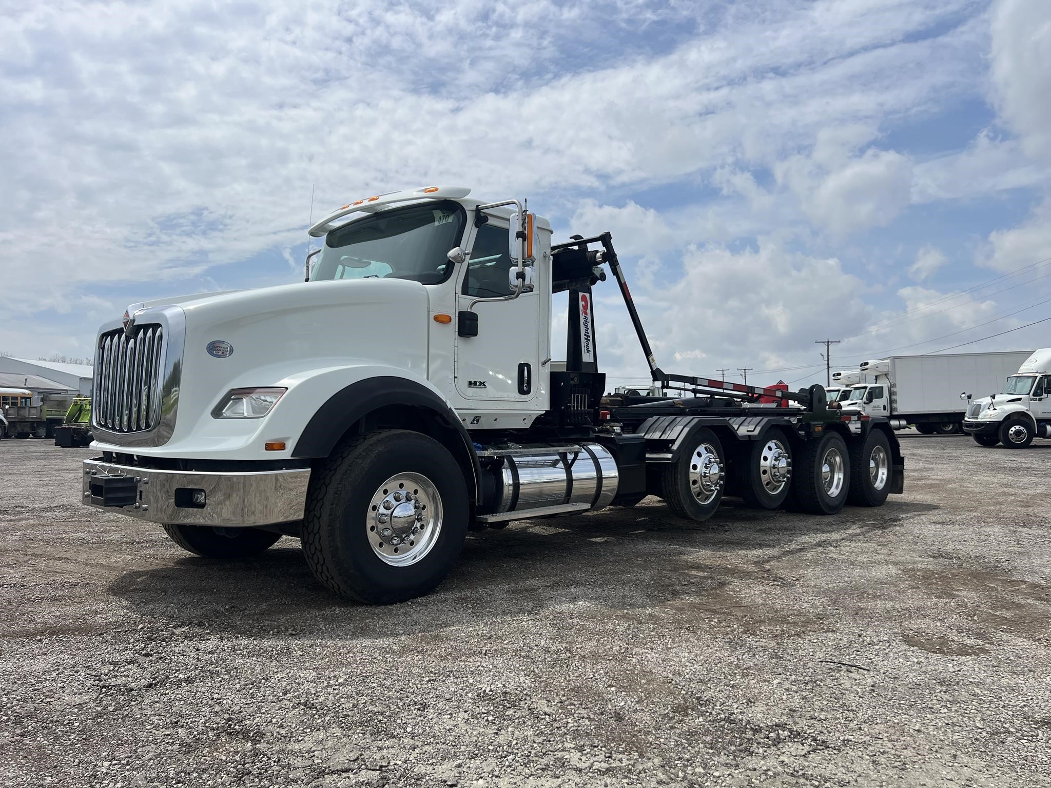 2018 INTERNATIONAL HX - image 1 of 6