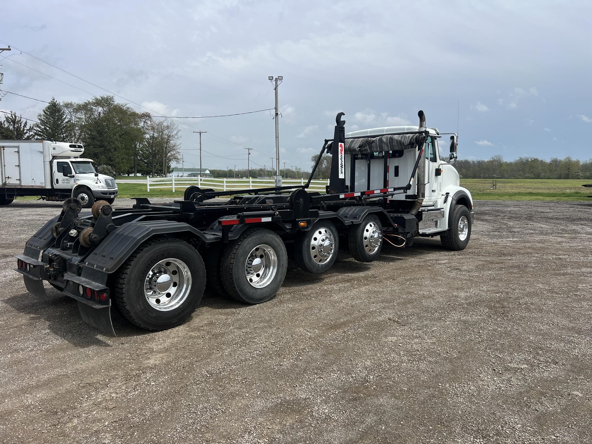 2018 INTERNATIONAL HX - image 3 of 6