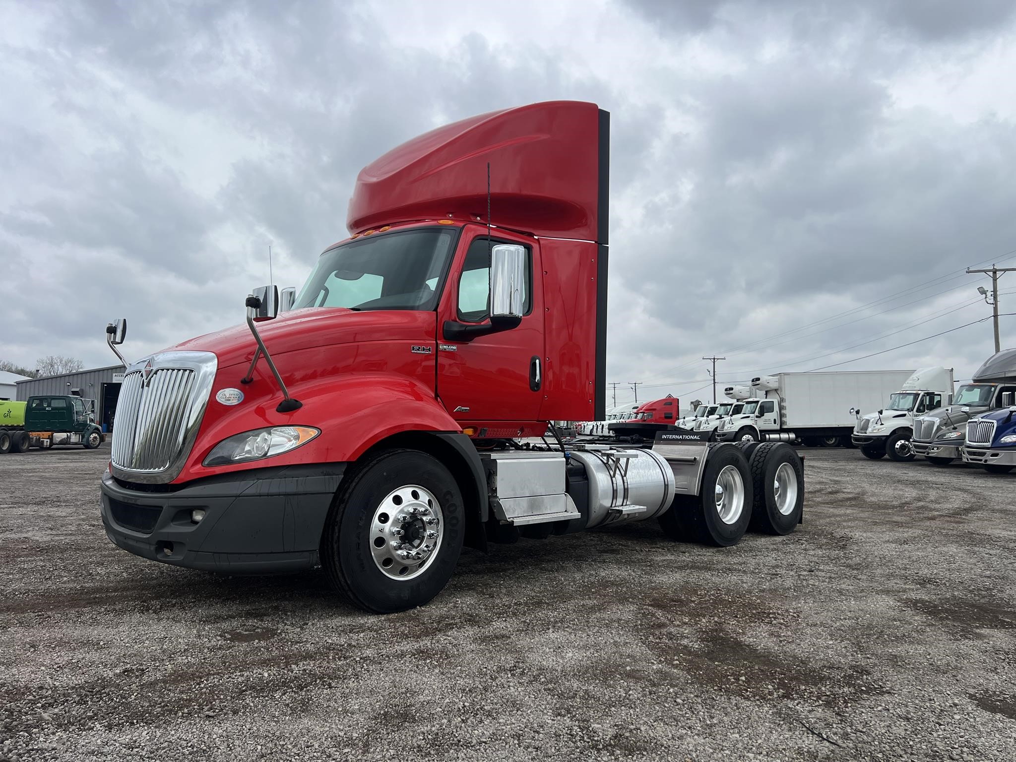 2019 INTERNATIONAL RH - image 1 of 6