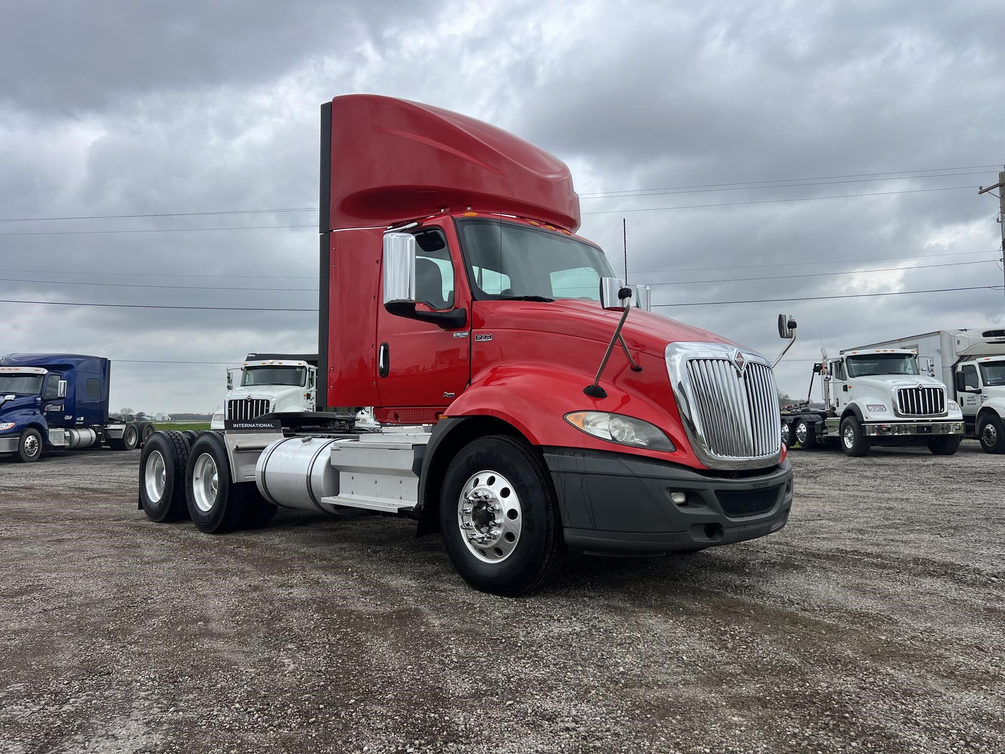 2019 INTERNATIONAL RH - image 2 of 6