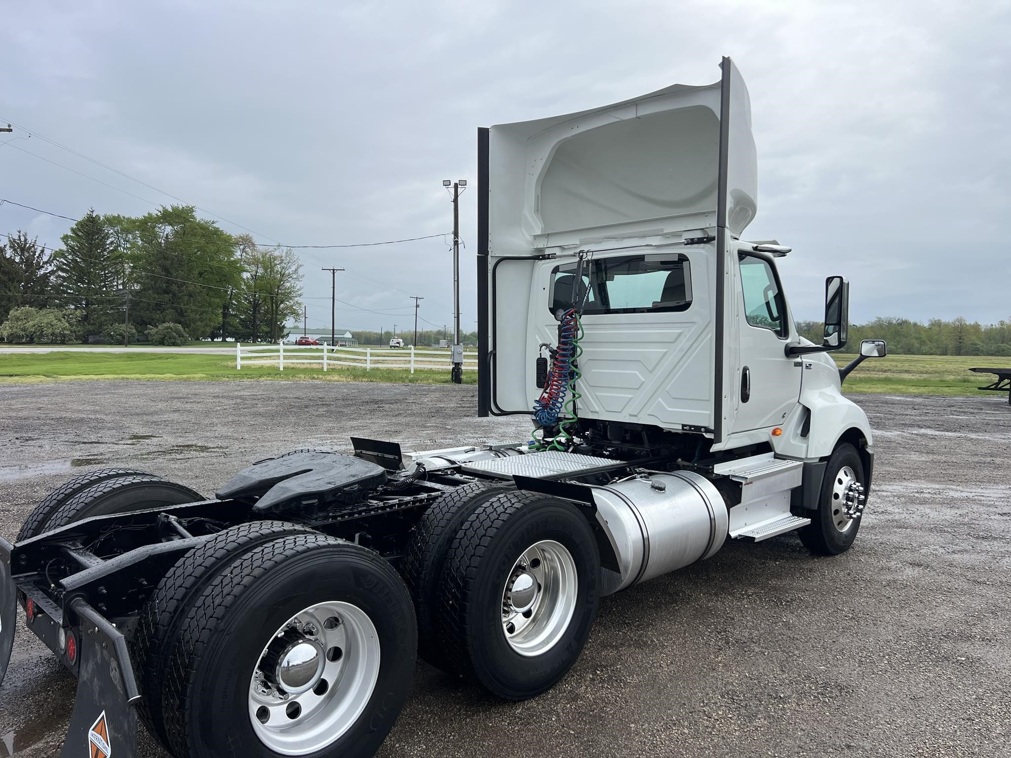 2023 INTERNATIONAL LT - image 4 of 6