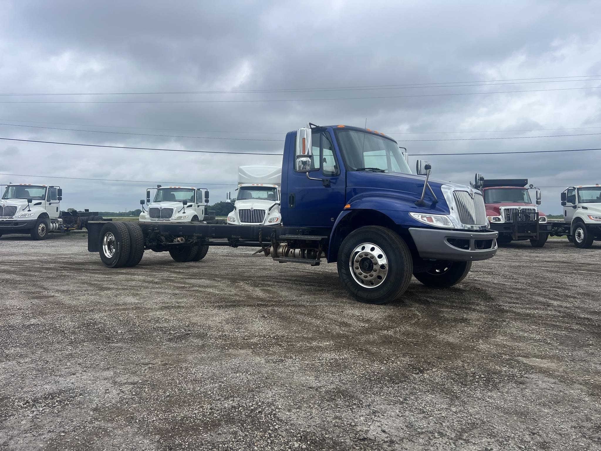 2019 INTERNATIONAL DURASTAR 4300 - image 1 of 6
