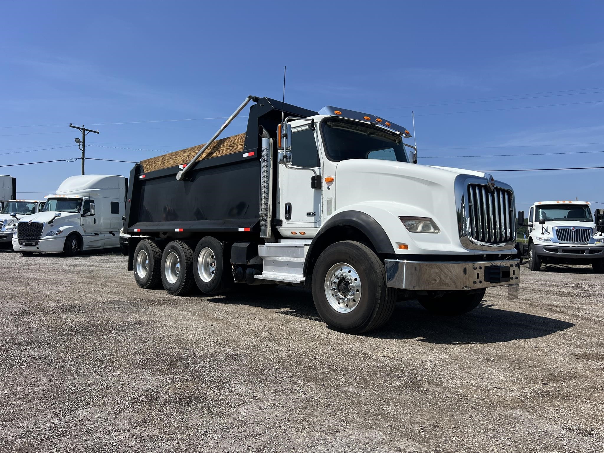 2019 INTERNATIONAL HX - image 3 of 6
