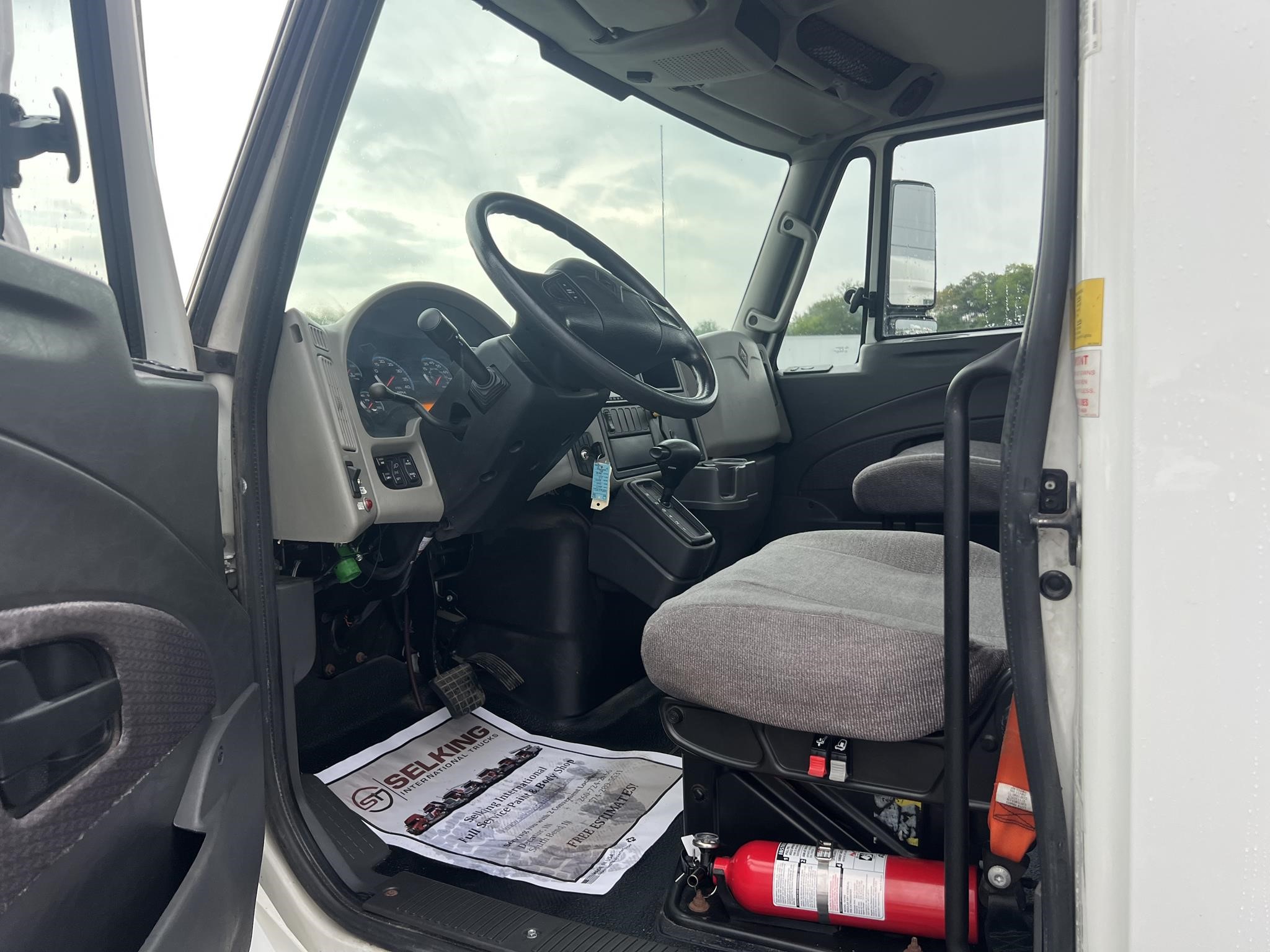 2017 INTERNATIONAL DURASTAR 4300 - image 6 of 6