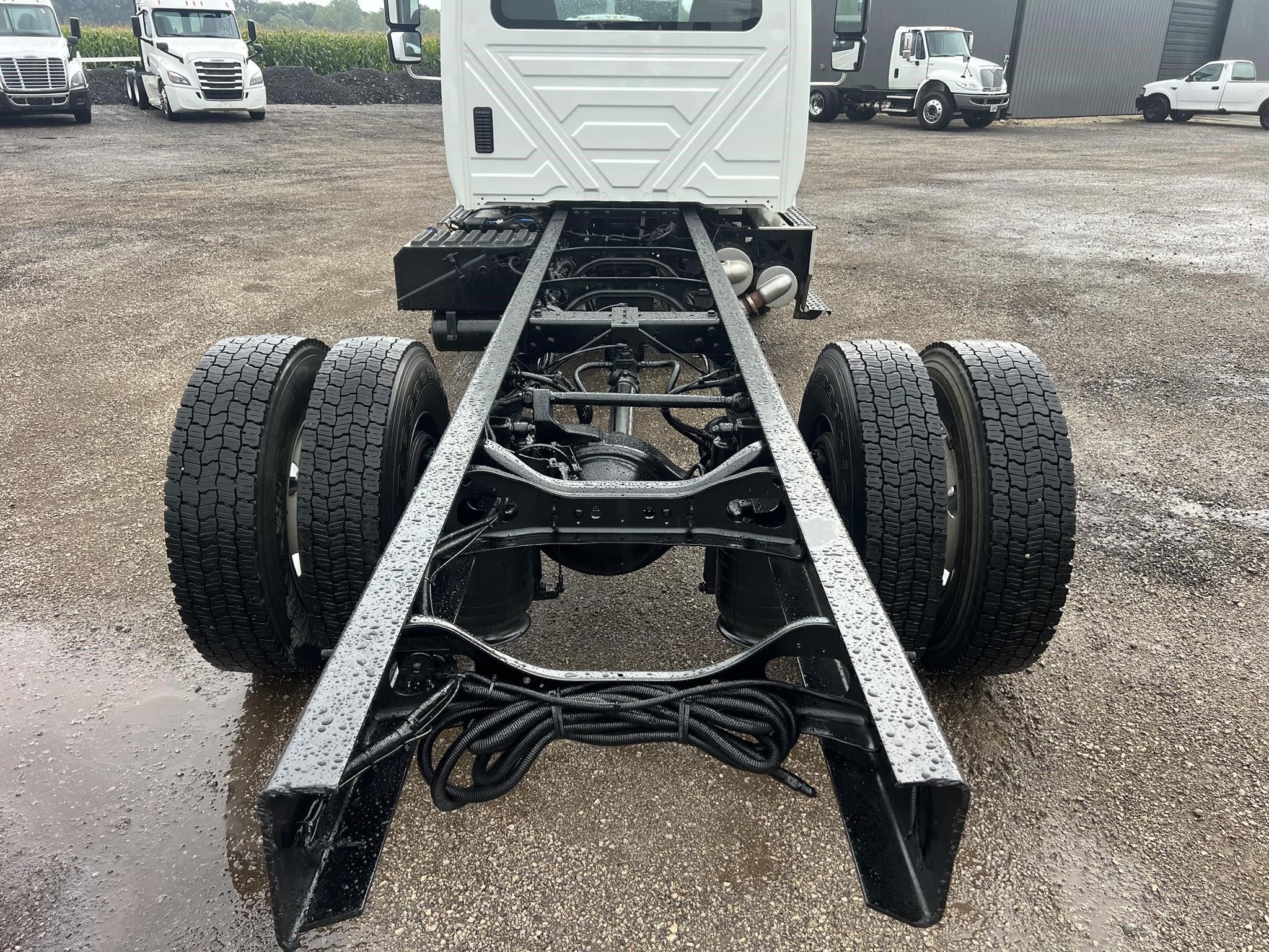 2017 INTERNATIONAL DURASTAR 4300 - image 4 of 6