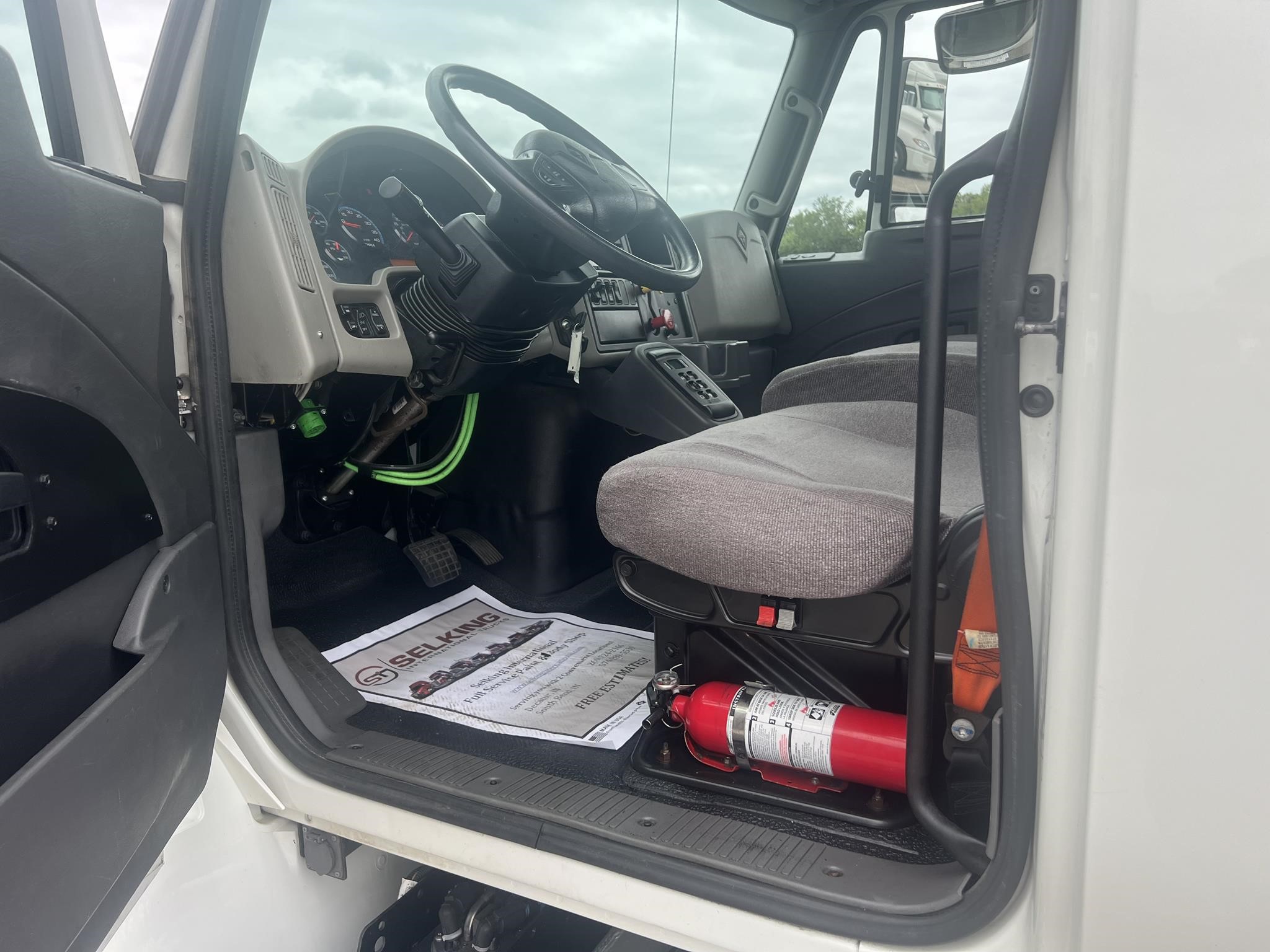 2019 INTERNATIONAL DURASTAR 4400 - image 6 of 6