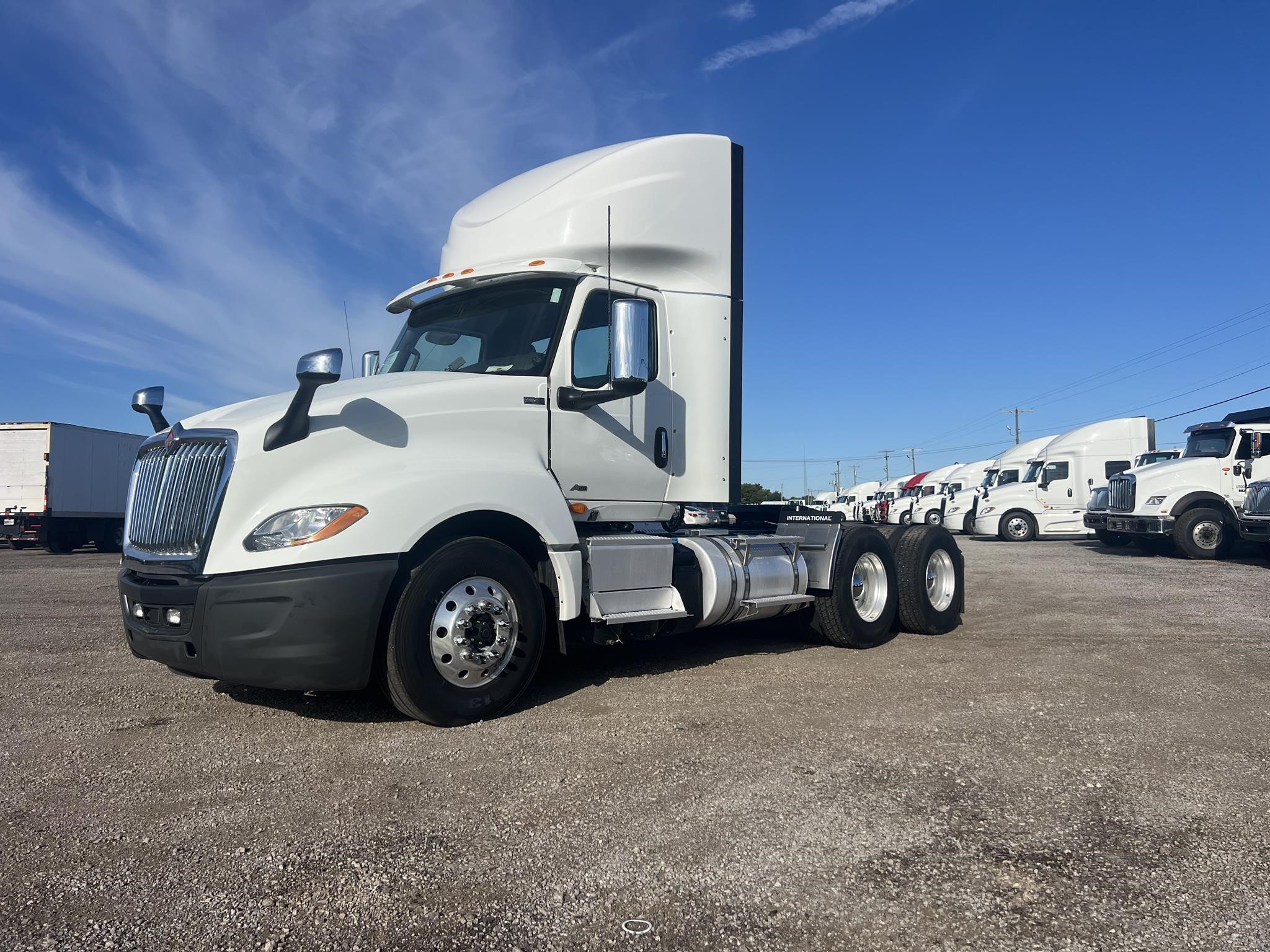 2020 INTERNATIONAL LT - image 1 of 6